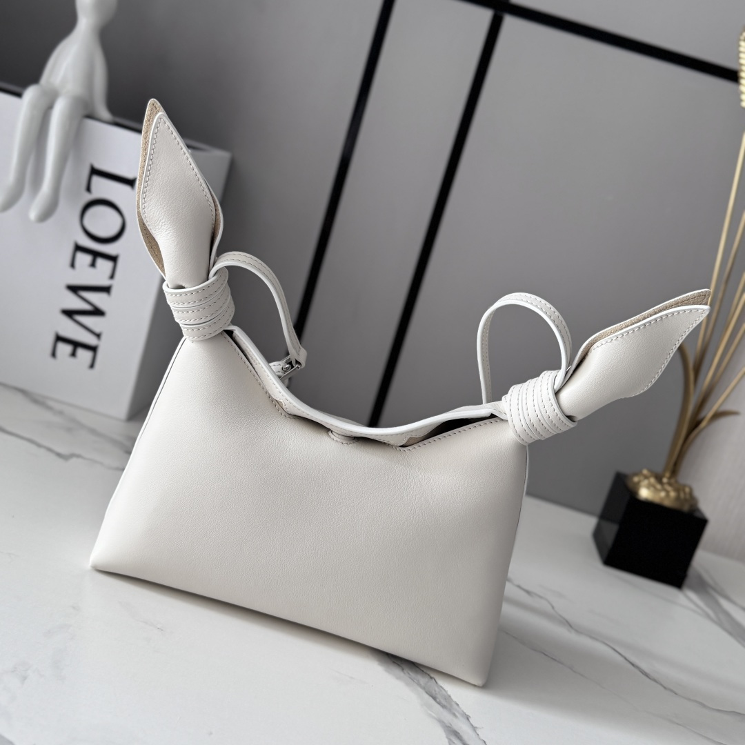 [LOEWE] 로에베 미니 스무스 카프스킨 스카프 백 가방 / BA604