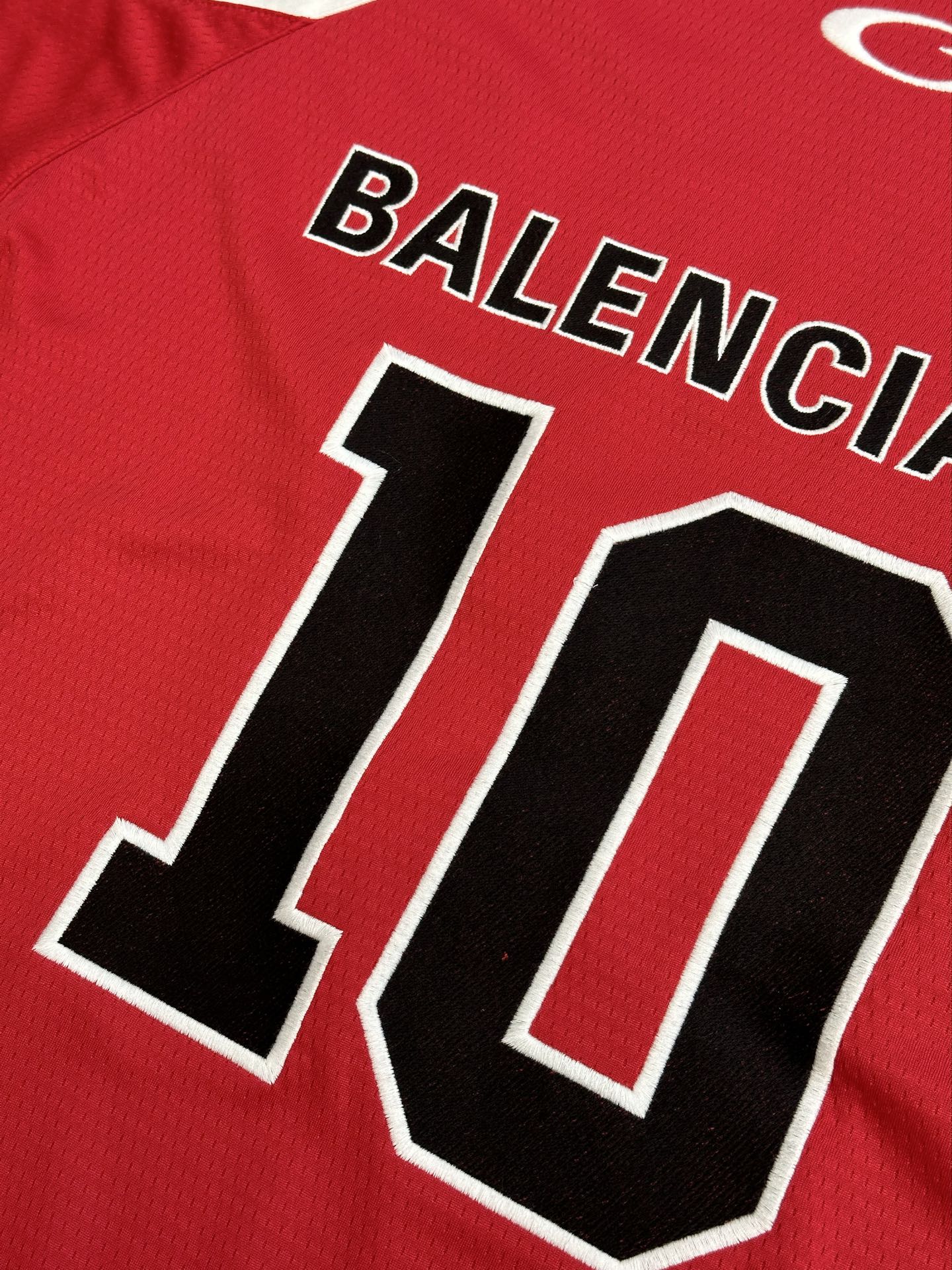 발렌시아가(BALENCIAGA) 메쉬 배색 저지 티셔츠 상의 의류