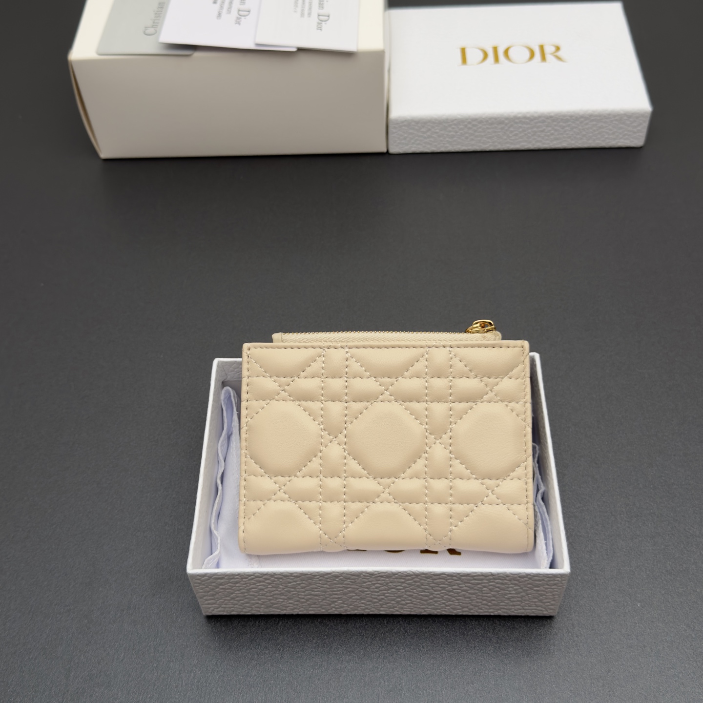 [Dior] 디올 Lady Dahlia 레이디 달리아 울트라 까나쥬 램스킨 미니 지갑 / S2605