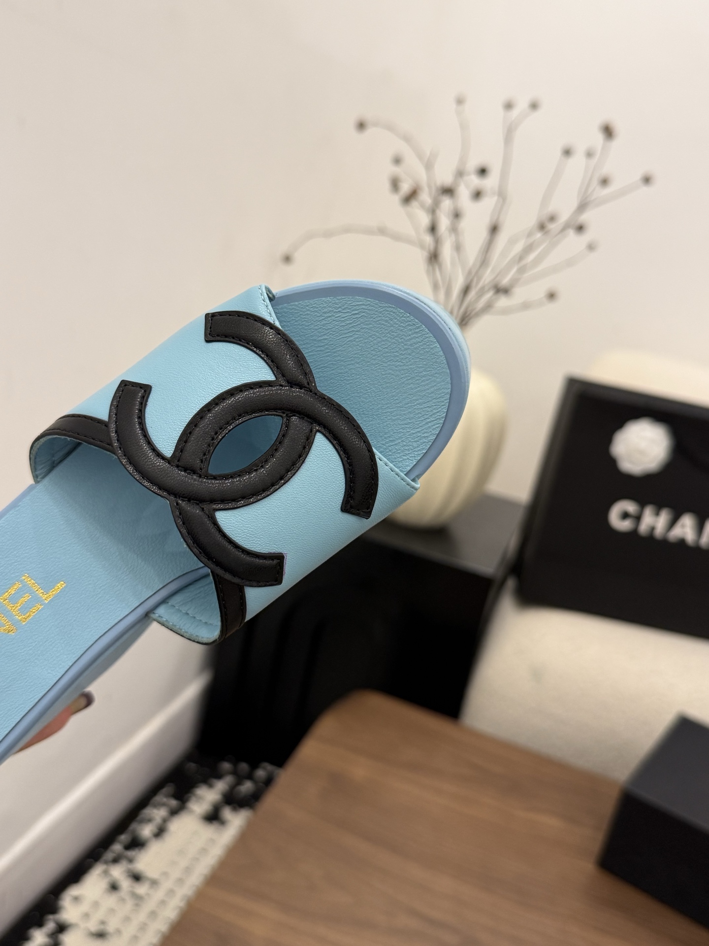 샤넬(CHANEL) 로고 플랫폼 웨지 슬리퍼 신발