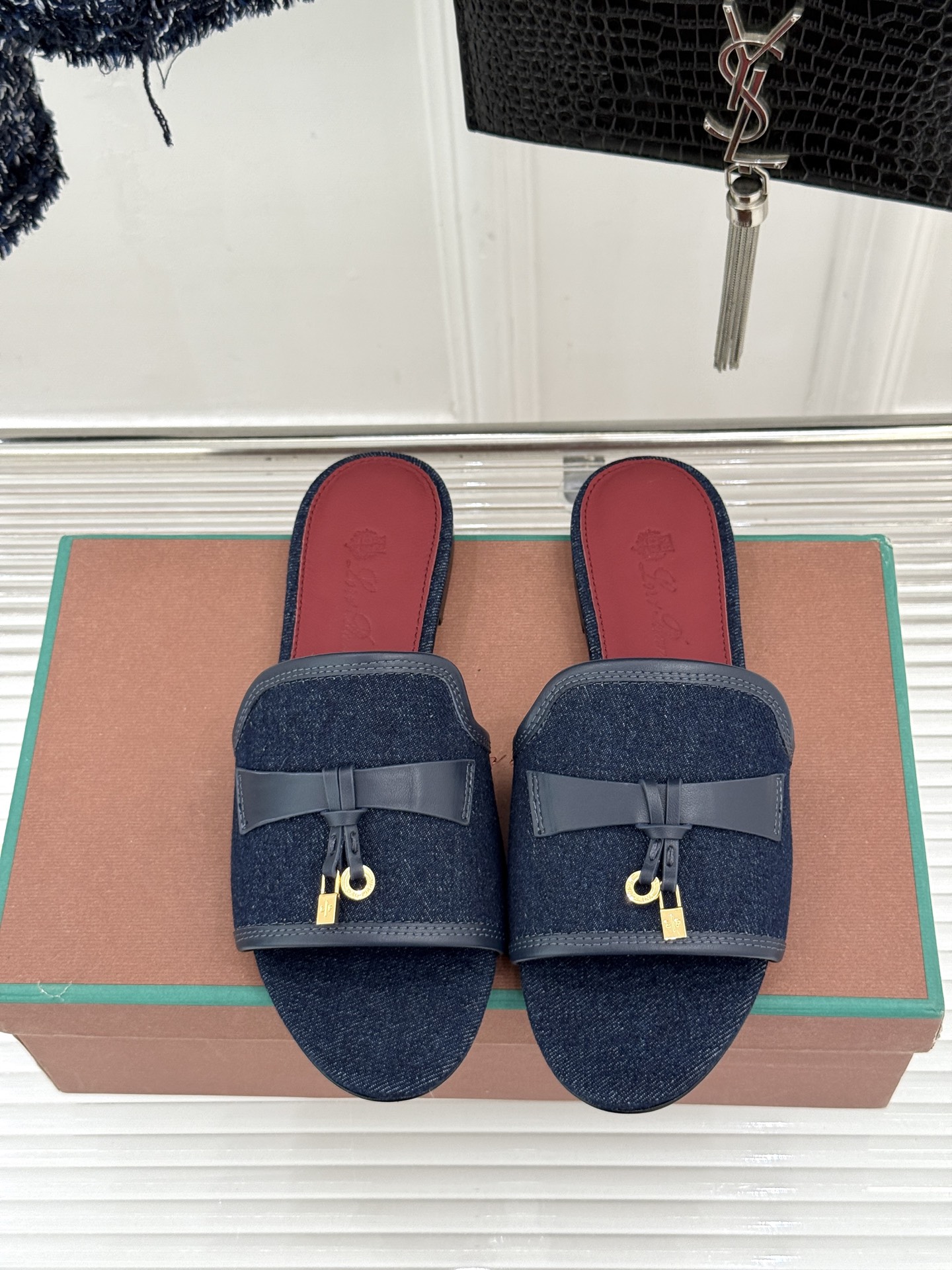 로로피아나(Loro Piana) 펜던트 뮬 샌들 신발