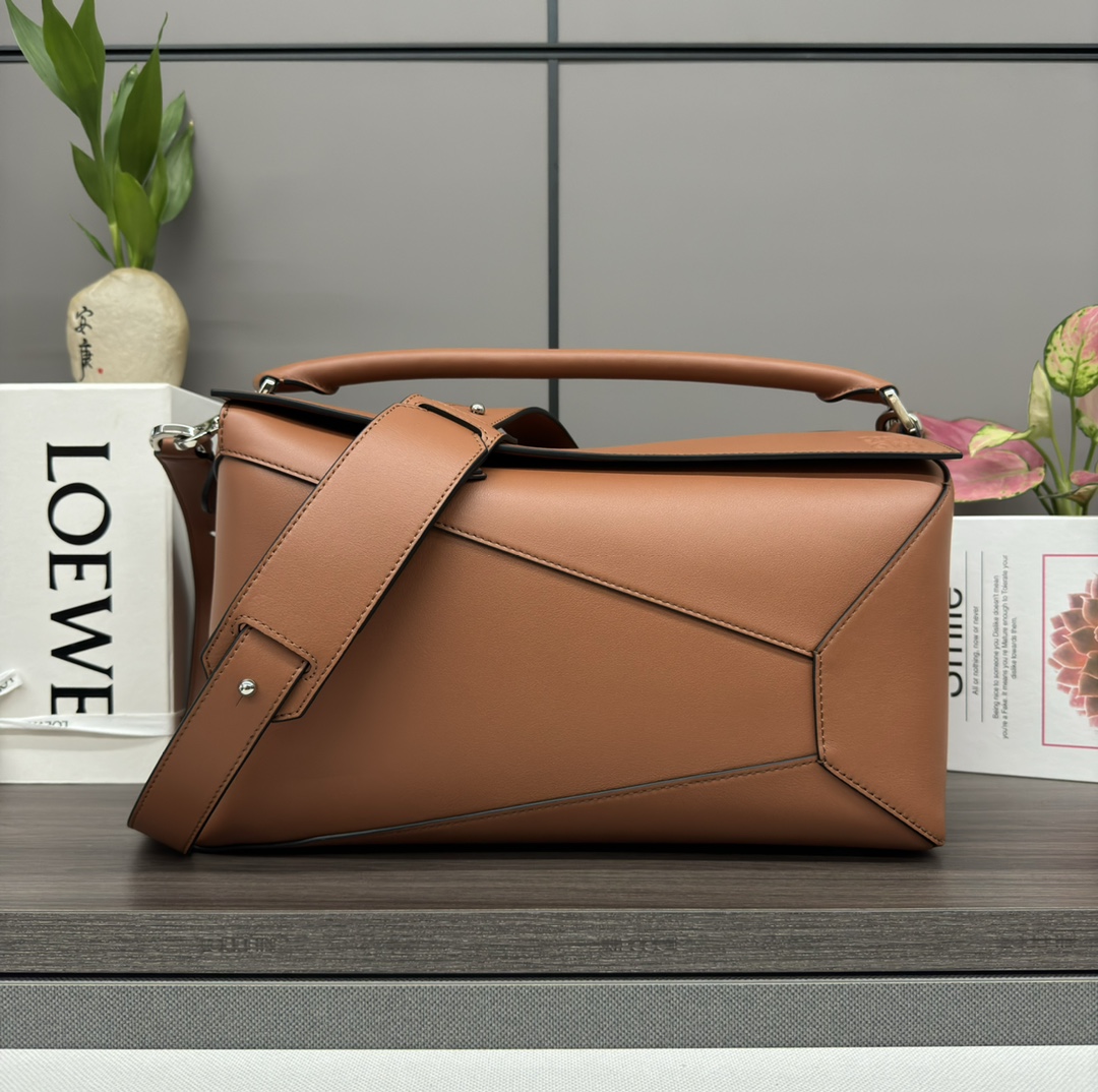 Loewe Puzzle Edge 로에베 퍼즐 라지 백 가방