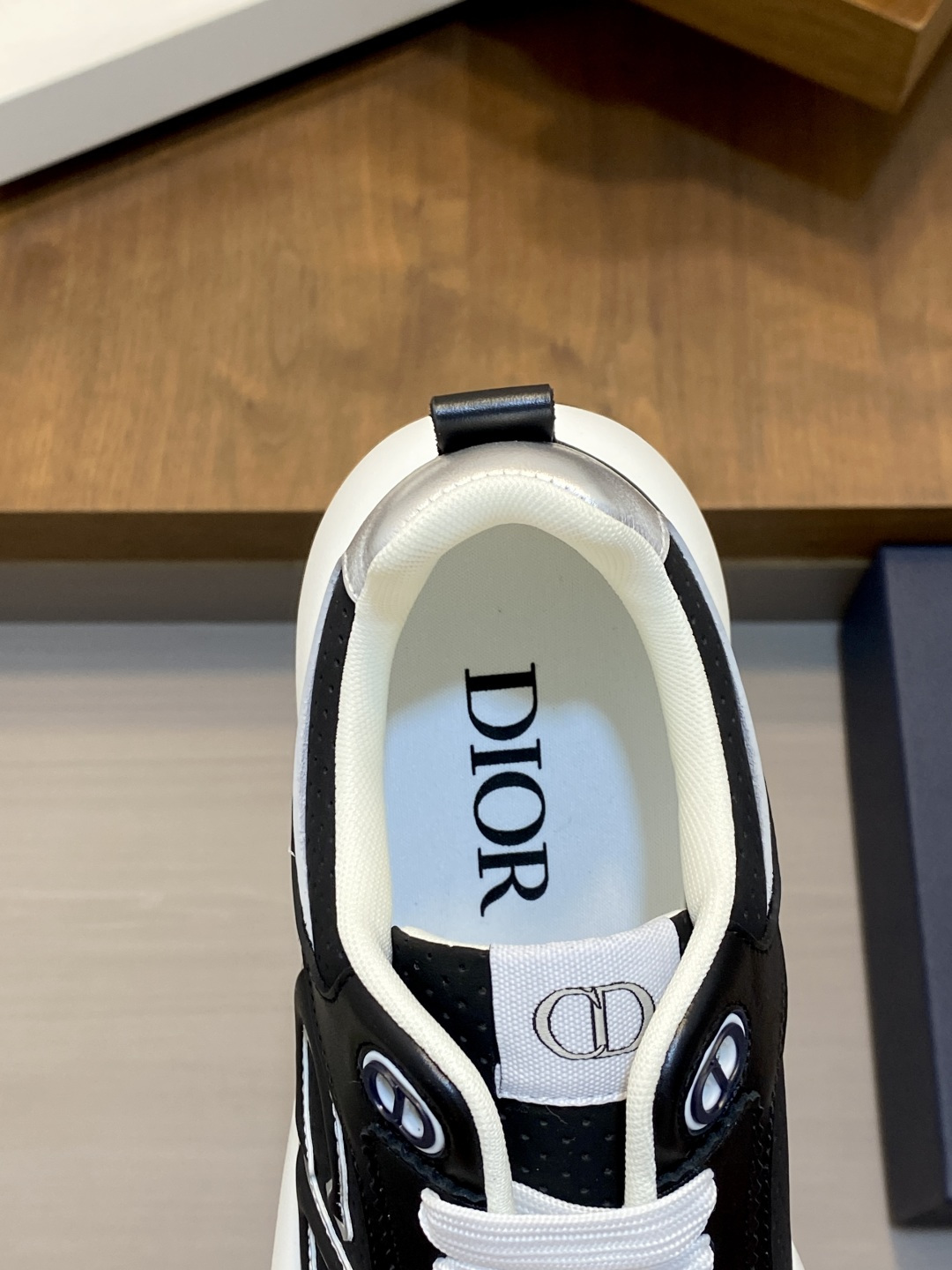 [Dior] 디올 시그니처 엠보스 & 패브릭 콤비 스니커즈 신발