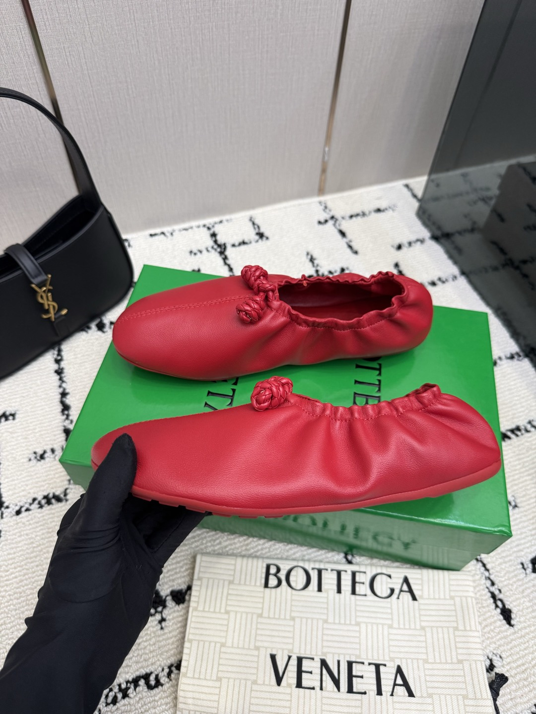 보테가 베네타(BOTTEGA VENETA) 인트레치아토 발레리나 플랫 신발