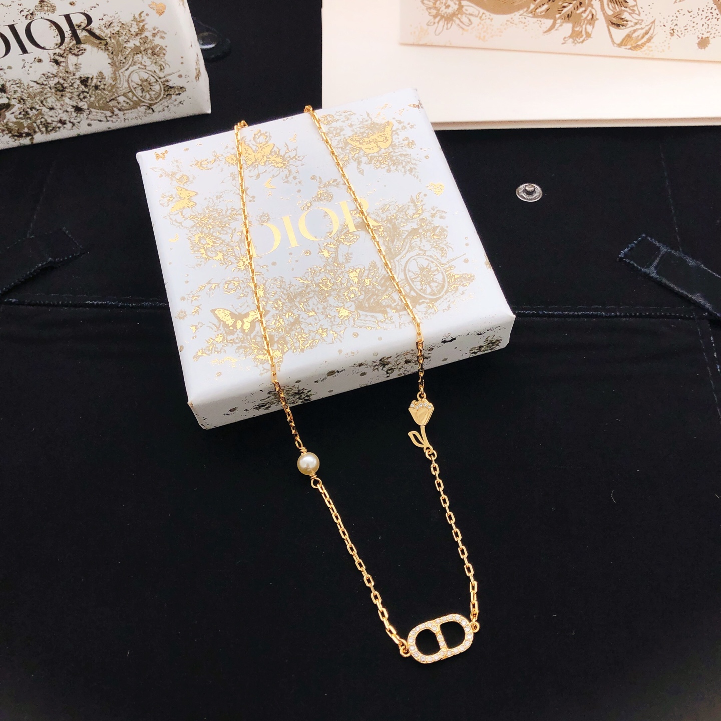 디올(DIOR) 로즈 플라워 목걸이 악세사리