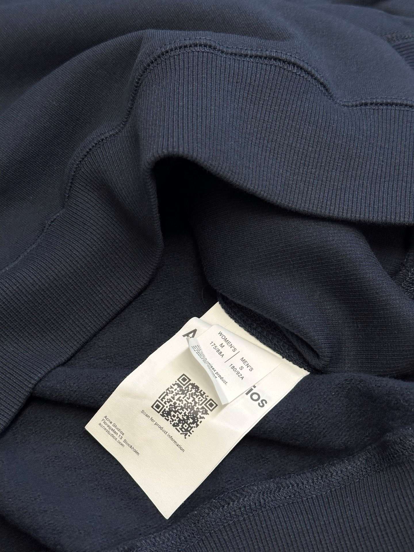 아크네(Acne studios) 로고 자수 기모 스웨트셔츠 상의 의류