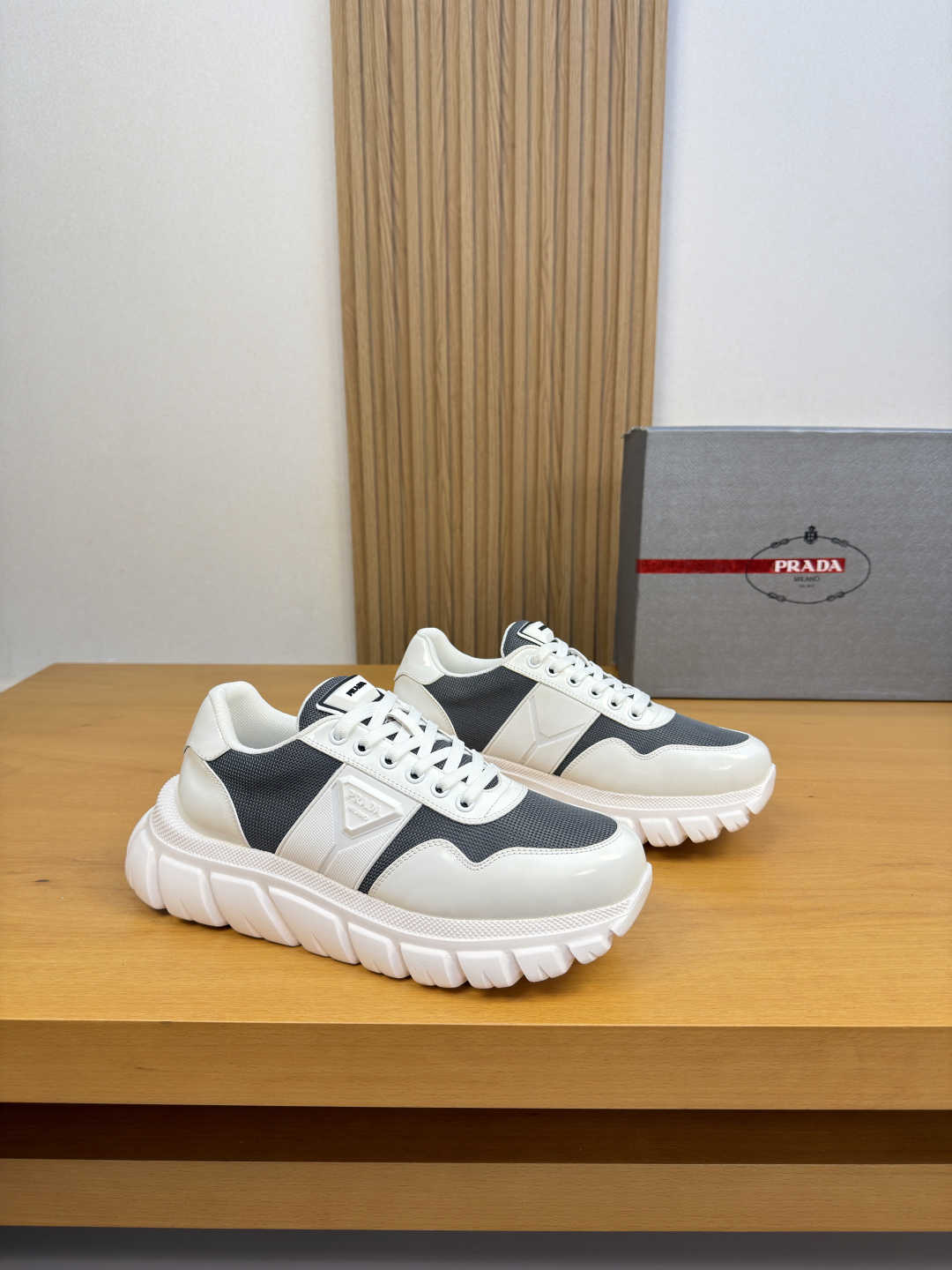 [Prada] 프라다 프리미엄 캐주얼 스니커즈 신발