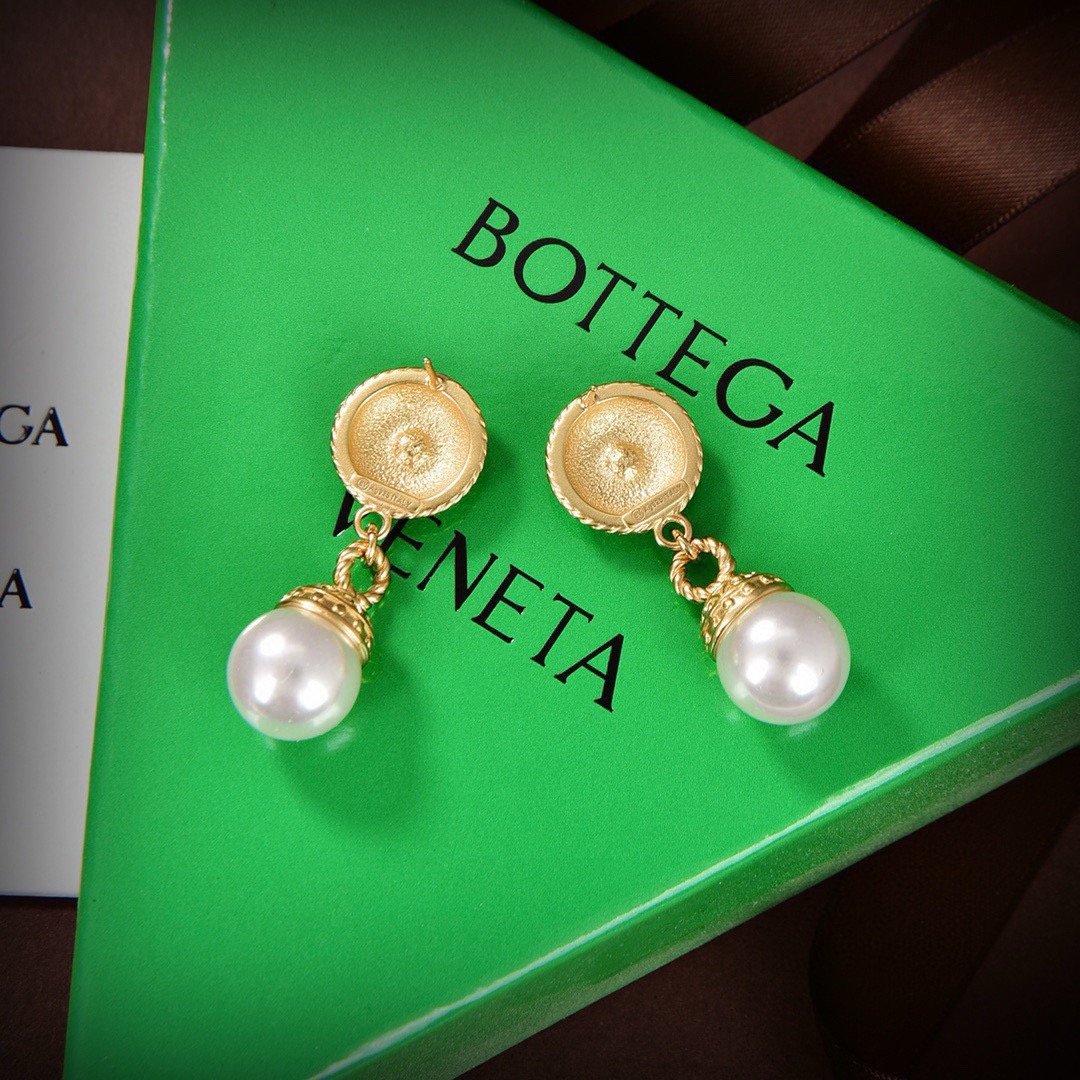 보테가베네타(BOTTEGA VENETA) 골드 펄 드롭 귀걸이 악세사리