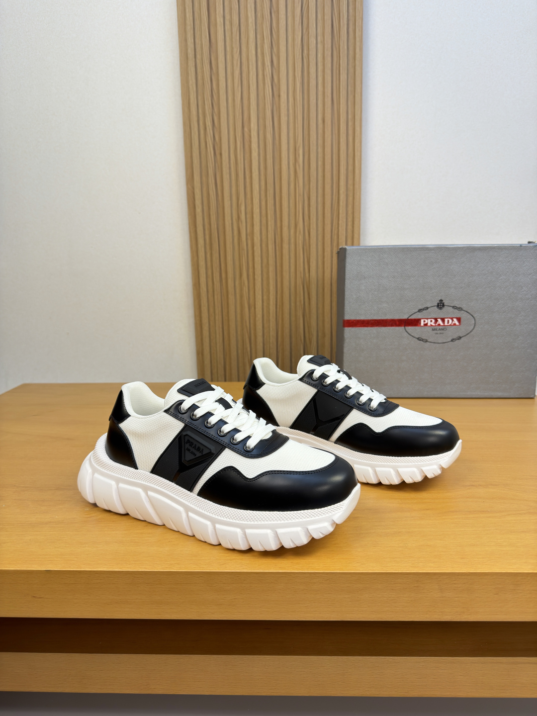 [Prada] 프라다 프리미엄 캐주얼 스니커즈 신발