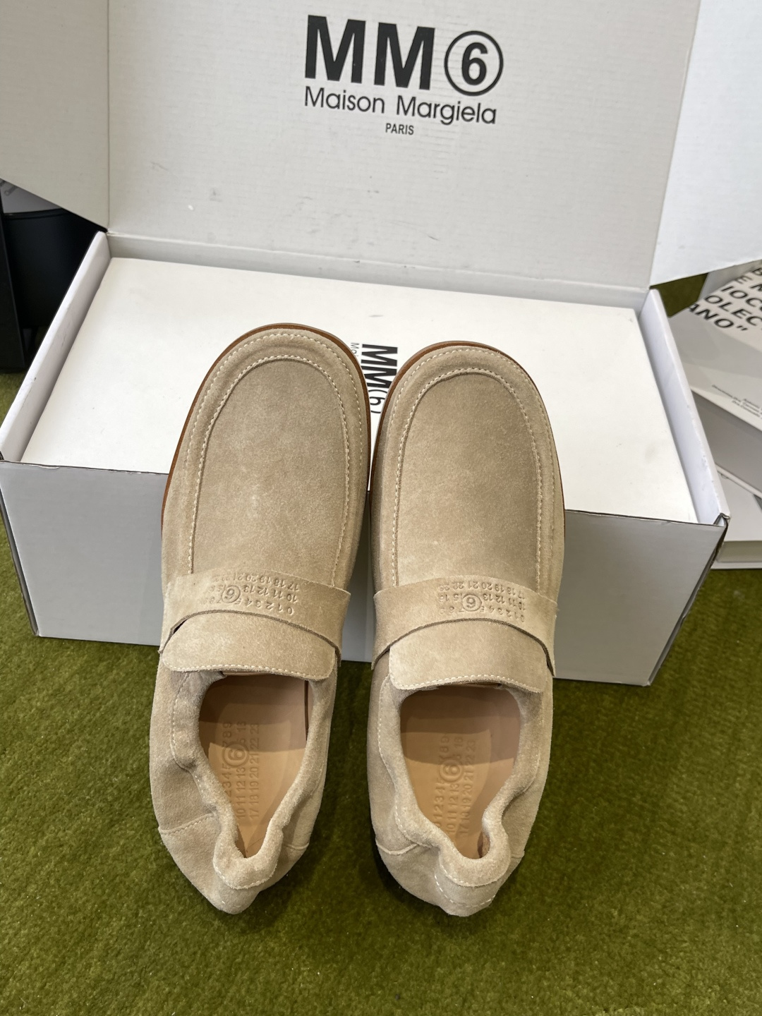 메종 마르지엘라(Maison Margiela) 애플 토 로고 2WAY 로퍼
