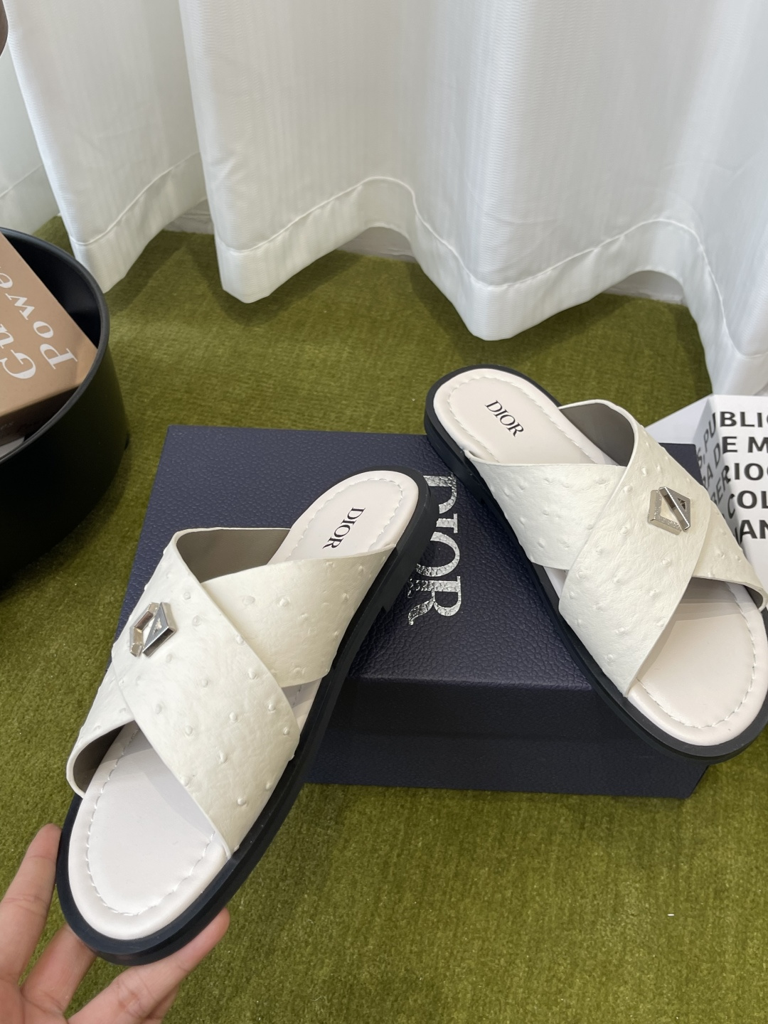 디올(Dior) 오블리크 크로스 슬리퍼 신발
