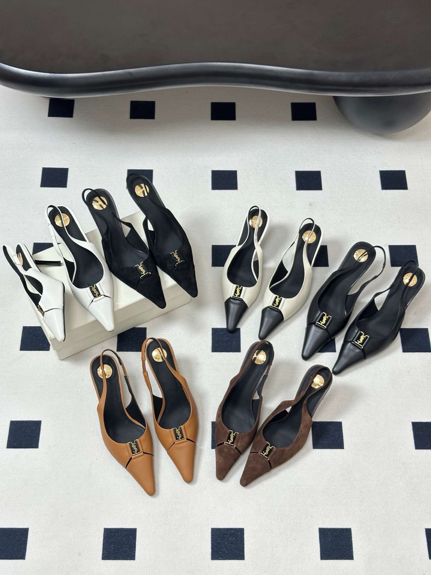 생로랑(SAINT LAURENT) YSL 메탈 로고 캡토 슬링백 펌프스 신발