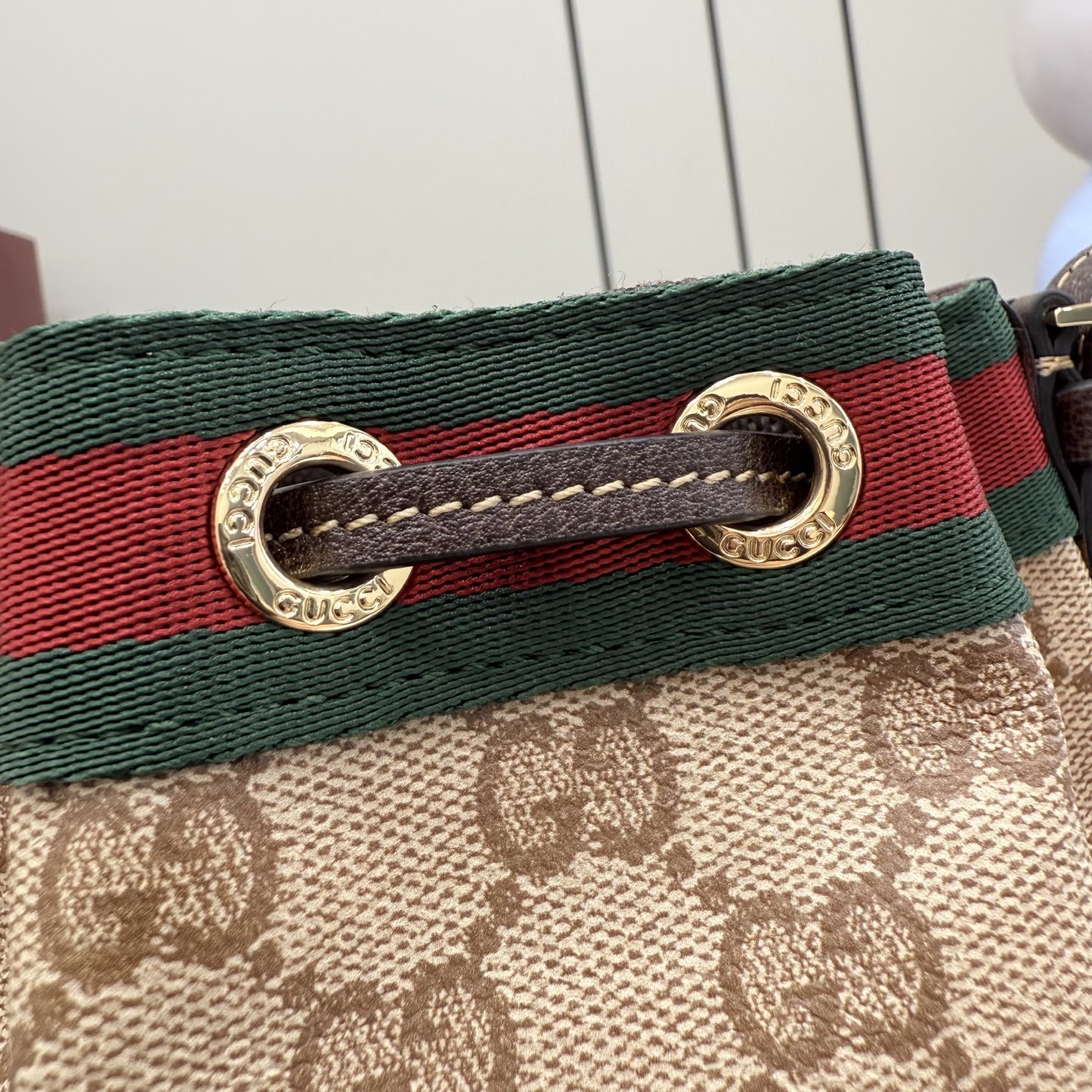 [Gucci] 구찌 (Generation) GG 수프림 코팅 캔버스 버킷백 (샌드/브라운) 가방