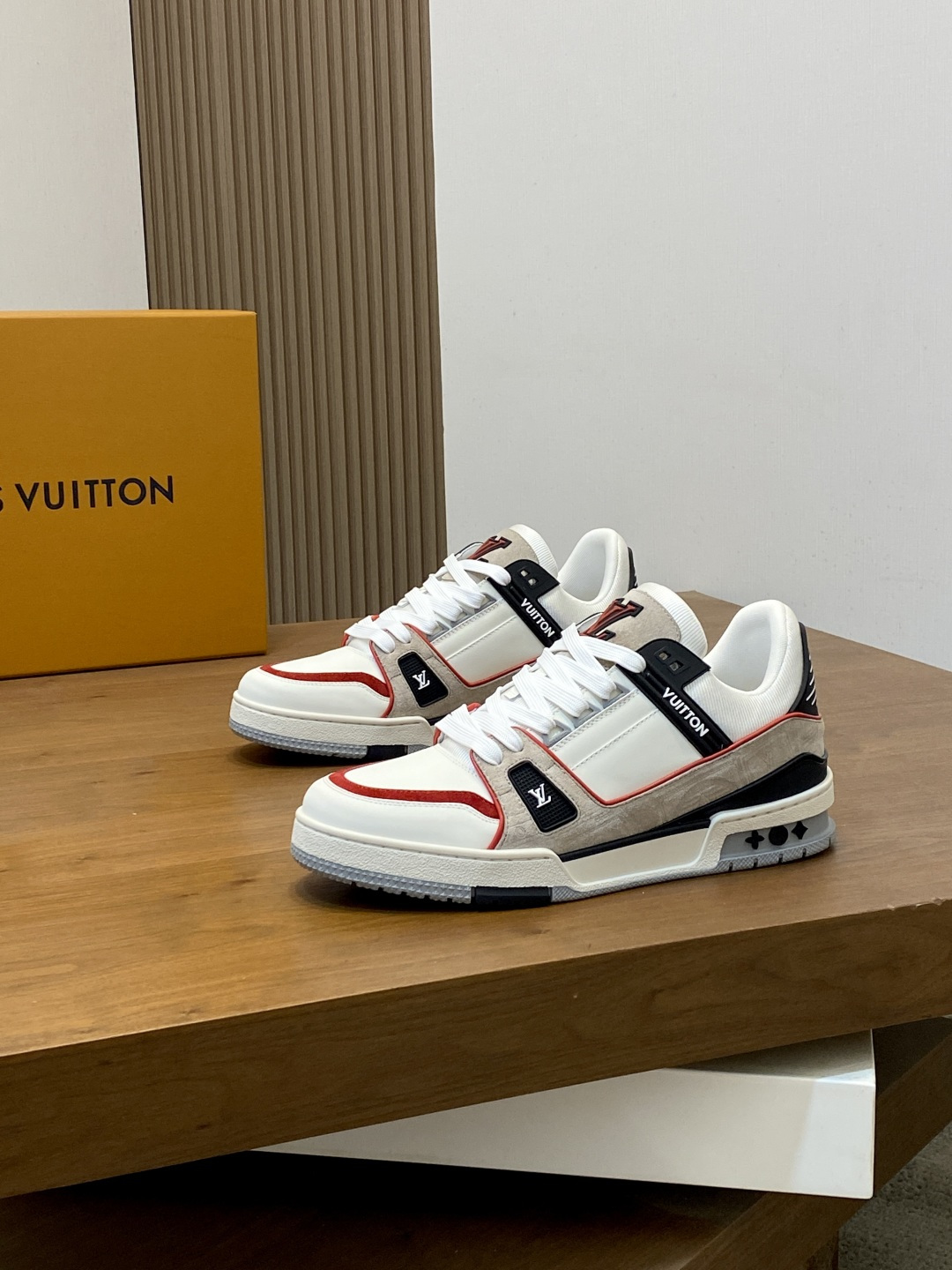 [Louis Vuitton] LV 루이비통 트레이너 빈티지 스웨이드 스니커즈 신발