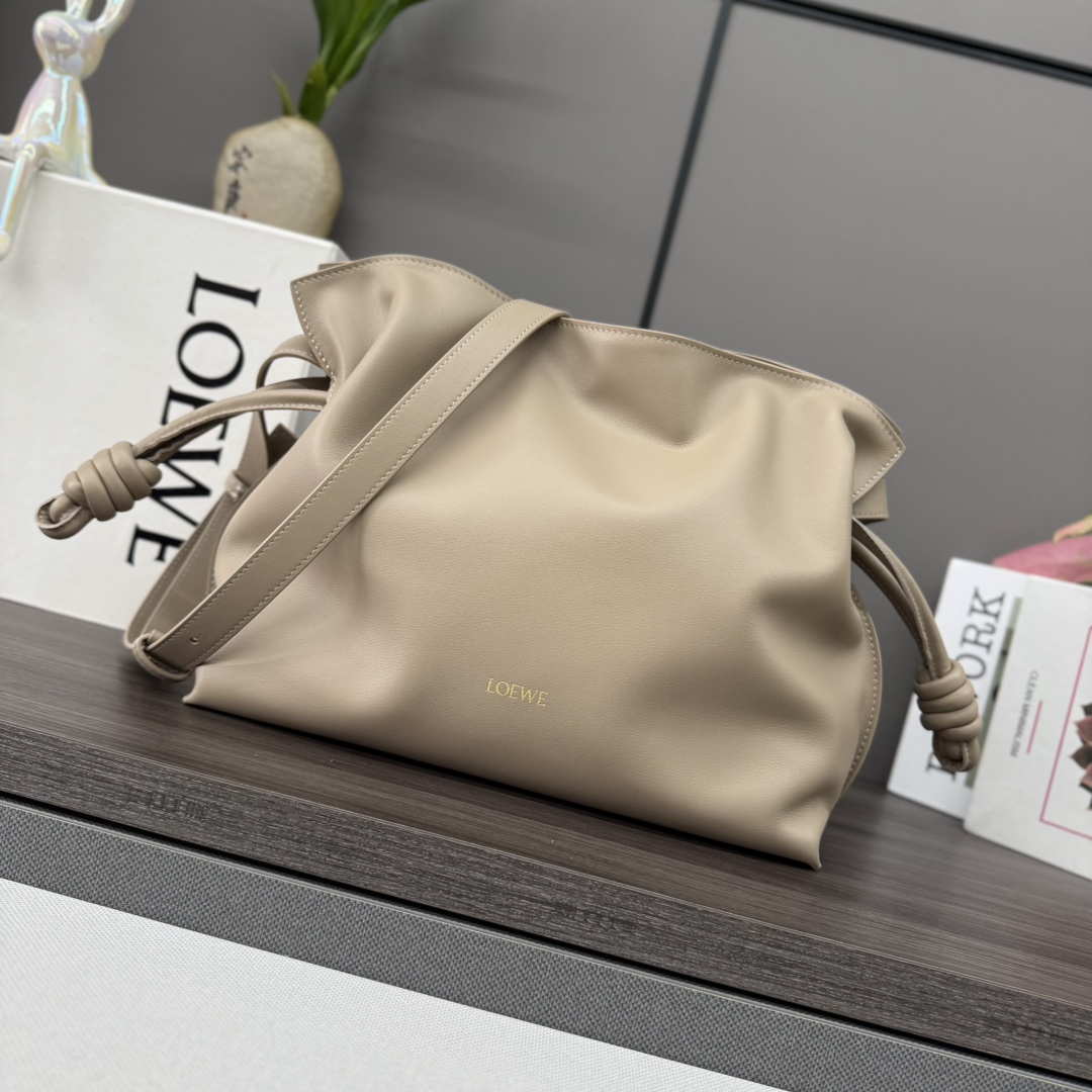 LOEWE 로에베 Flamenco 플라멩코 나파 카프스킨 숄더/클러치백 (미디엄) 가방 / 262386
