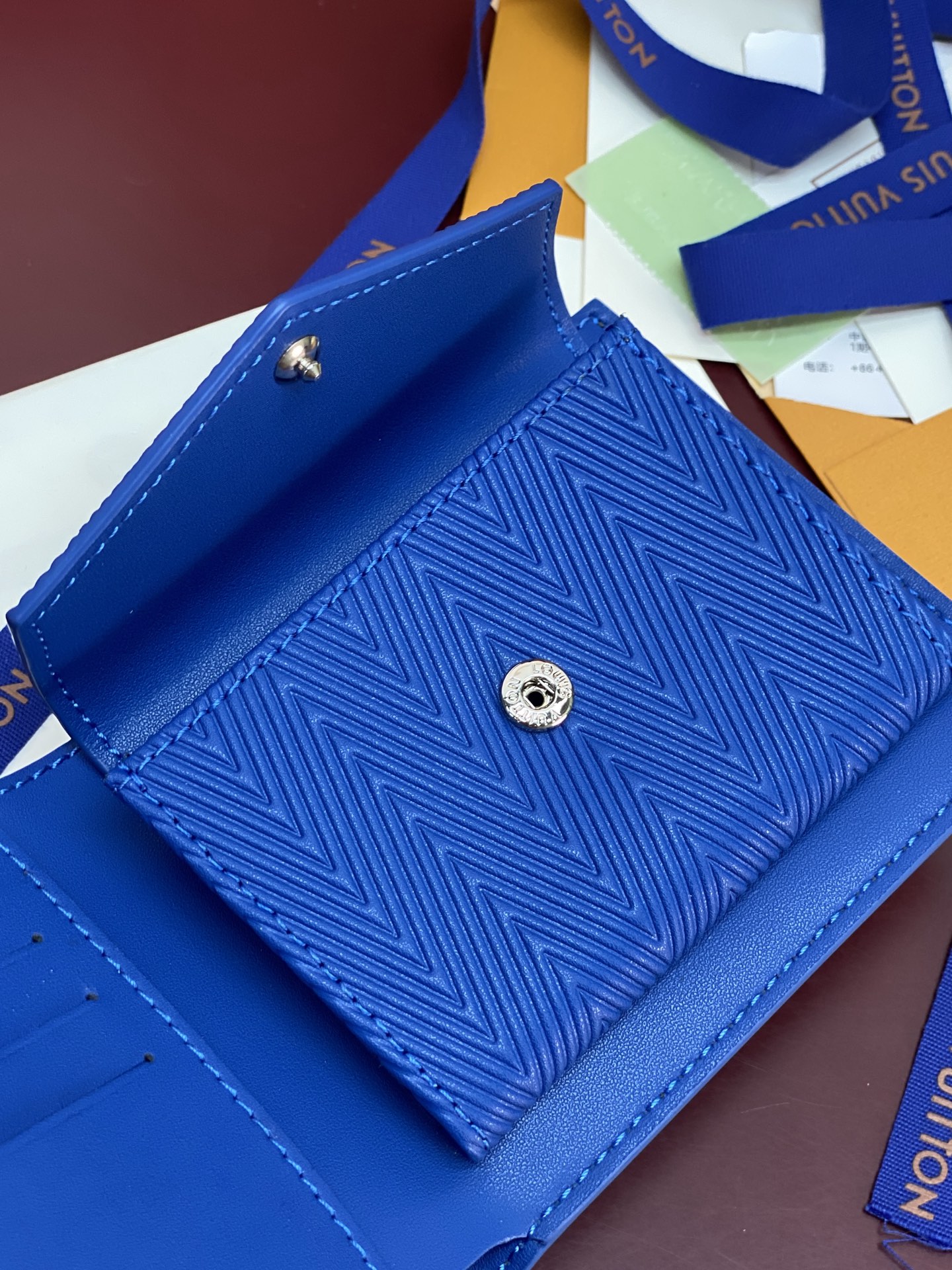[Louis Vuitton] LV 루이비통 쇼퍼백 모티브 Slender 슬렌더 월렛 지갑 / M2A448
