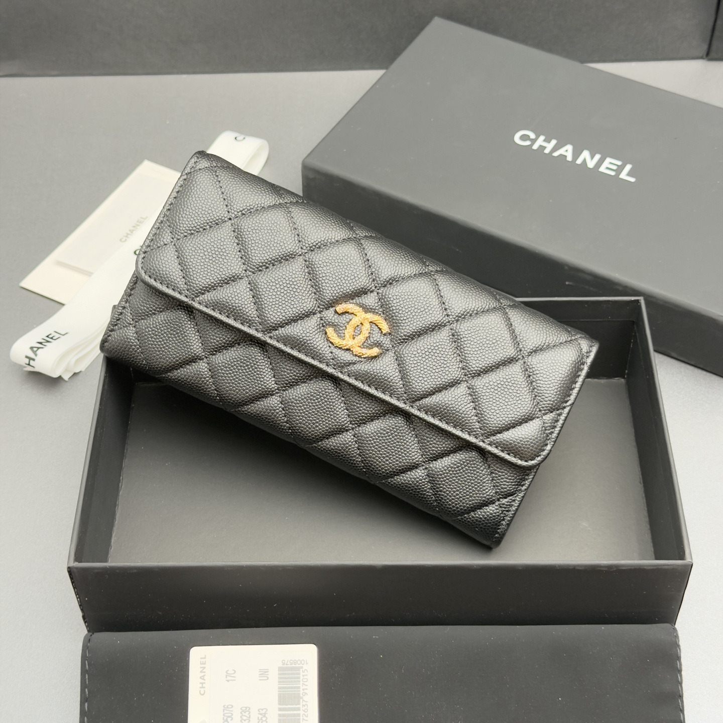 [Chanel] 샤넬 26SS 캐비어 멀티 젬스톤 플랩 장지갑
