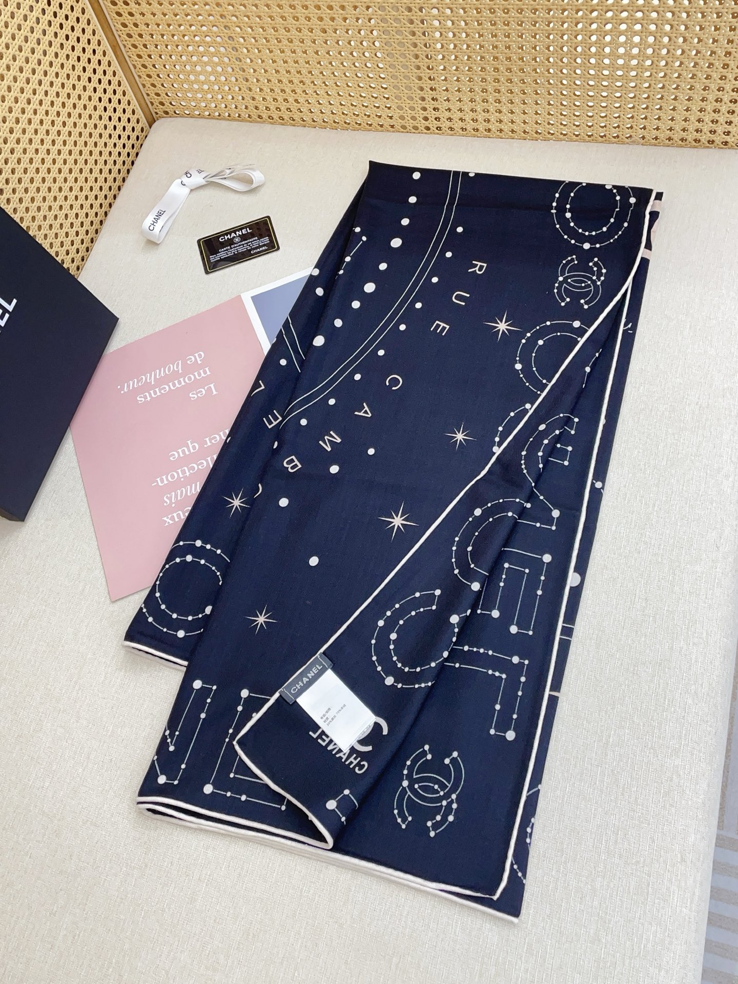 샤넬(CHANEL) 캐시미어 실크 양면 스퀘어 목도리 스카프