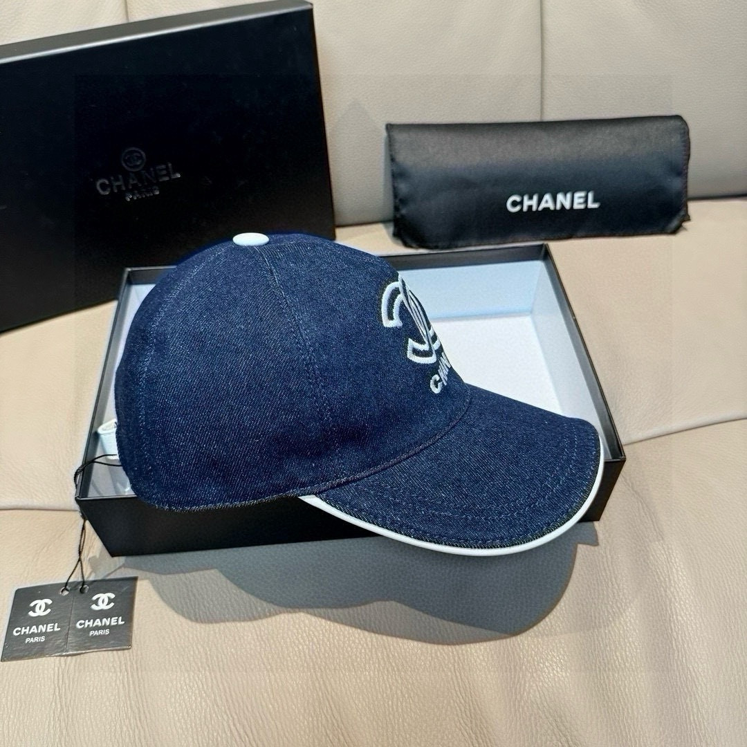 샤넬(CHANEL) 데님 로고 볼캡 모자