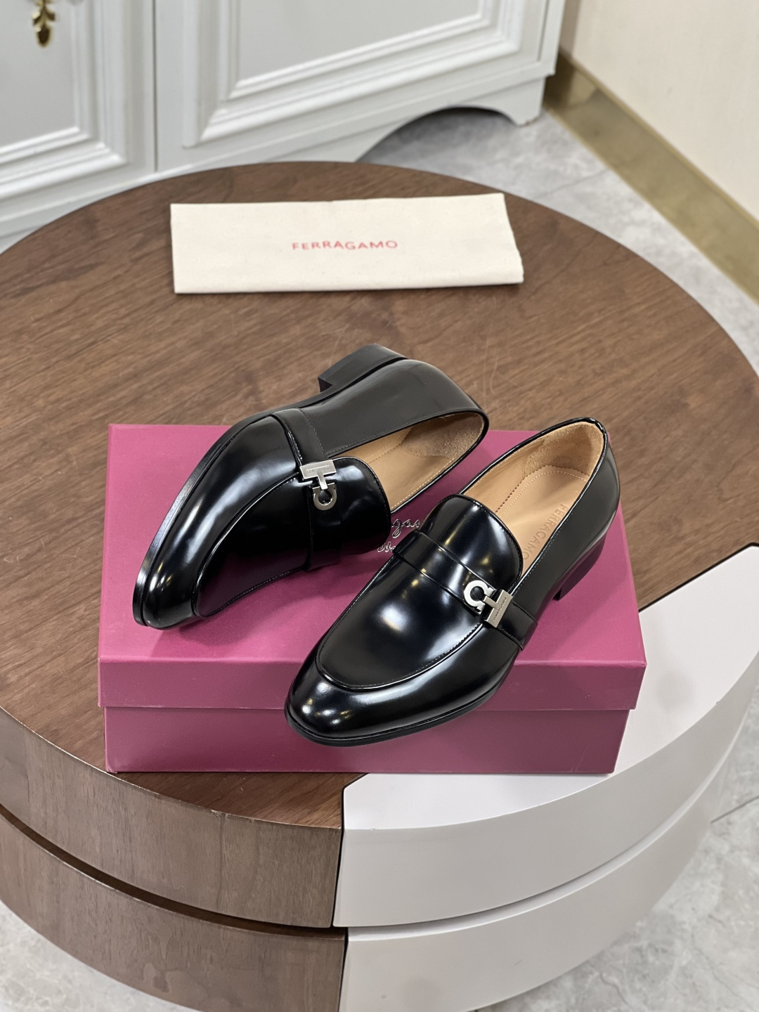Ferragamo 페라가모 남성 클래식 비즈니스 로퍼 구두 신발
