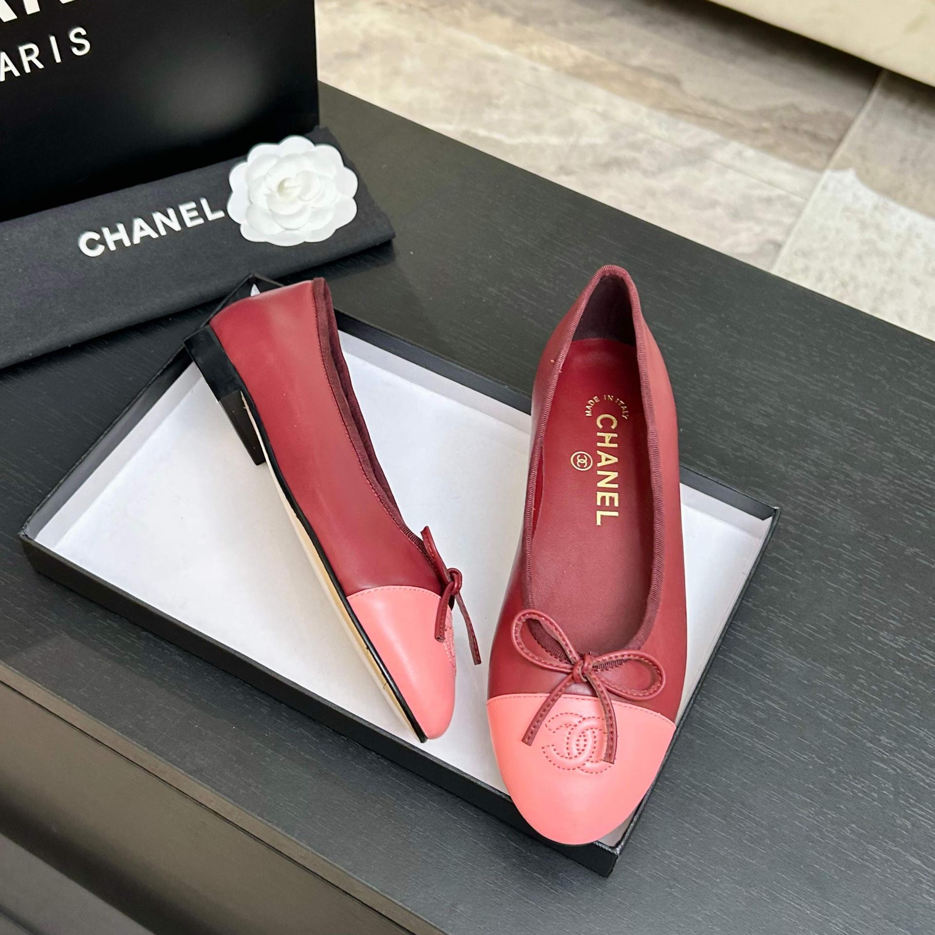샤넬(CHANEL) 리본 배색 발레리나 플랫슈즈 신발