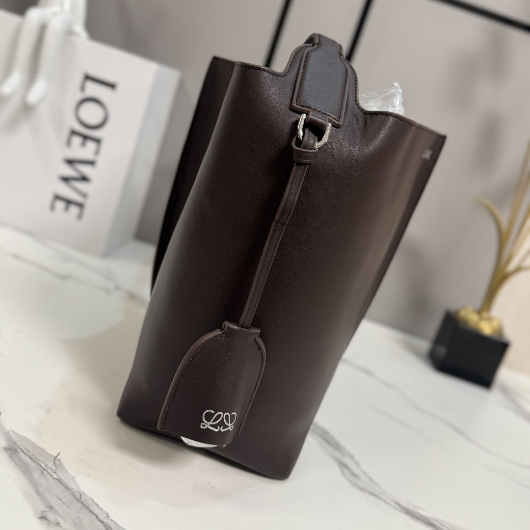 LOEWE 로에베 미디움 스무스 Bilbao 빌바오 트라페즈 버킷 백 가방