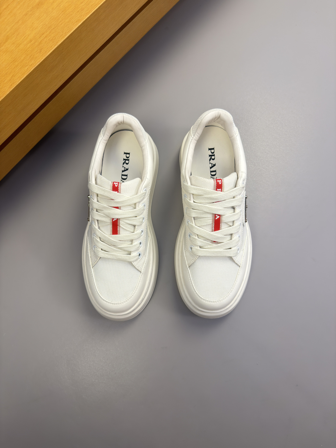 PRADA 프라다 나파 가죽 & 캔버스 스니커즈 신발