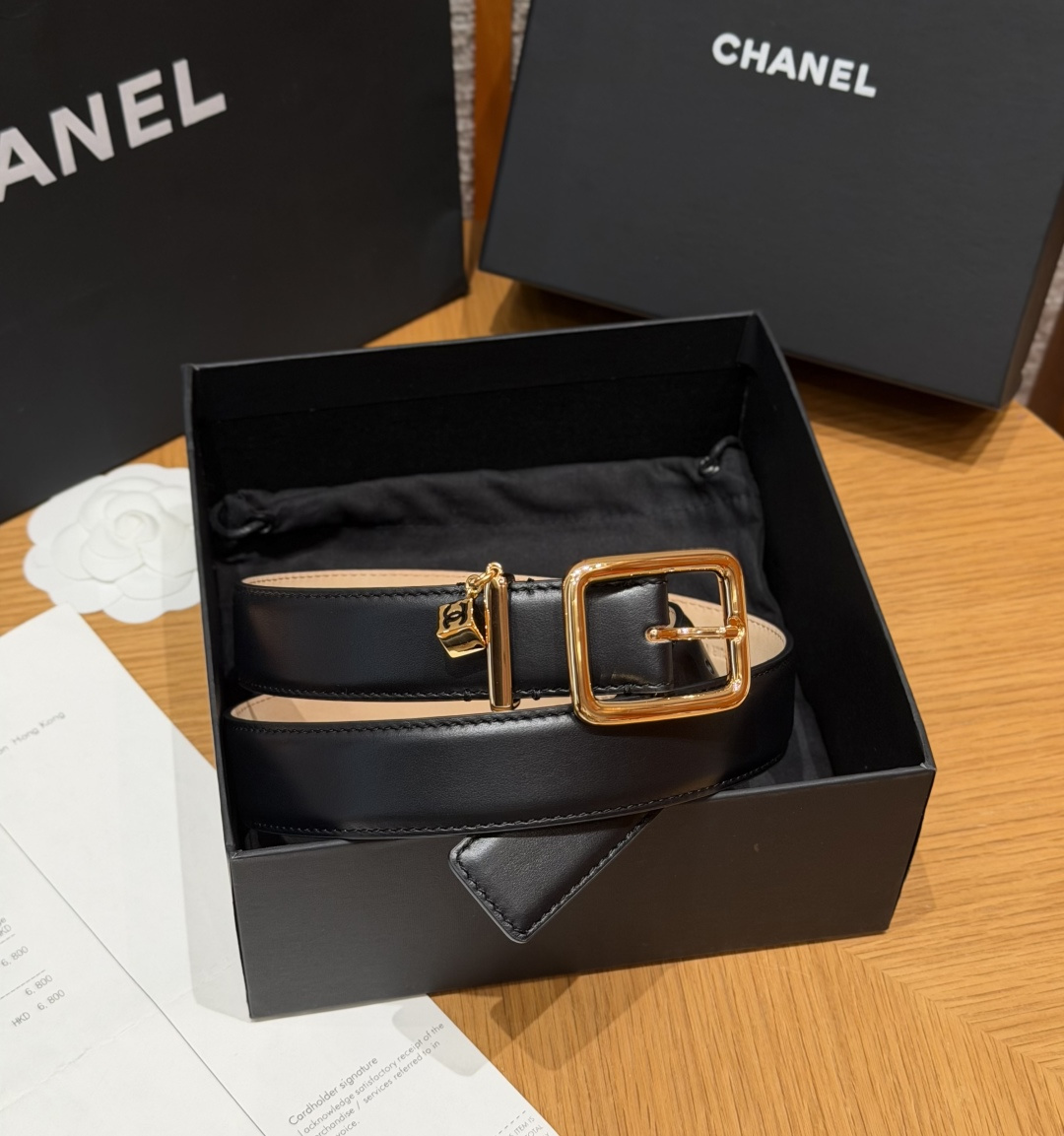 샤넬(CHANEL) 카프스킨 브라스 핀 골드 버클 벨트