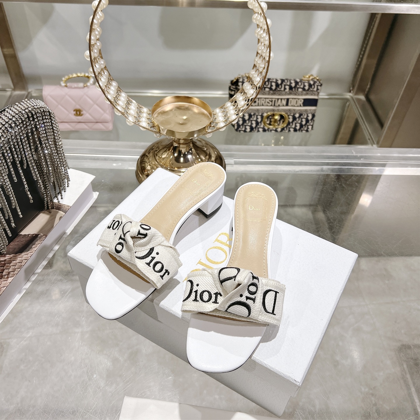 디올(DIOR) 리본 미들힐 슬리퍼 신발