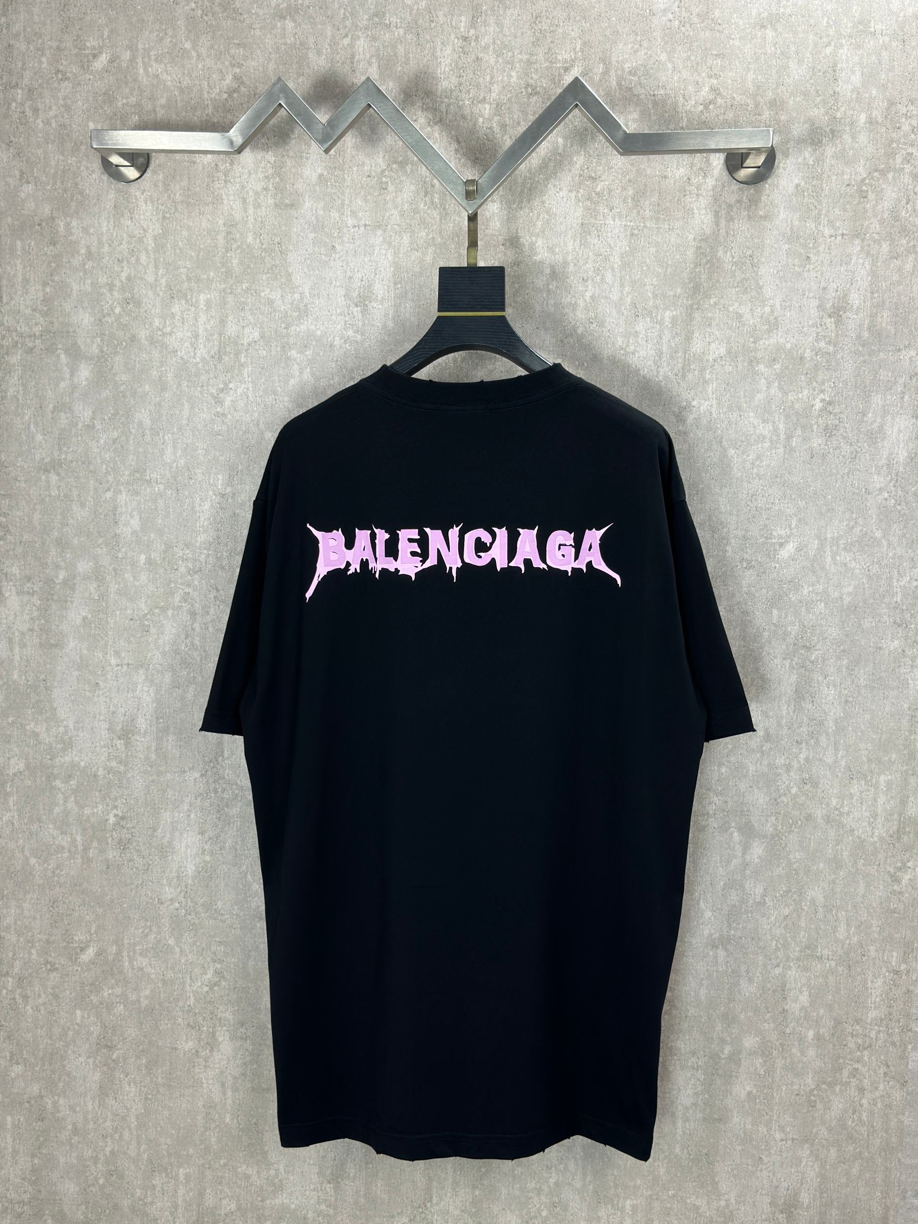 발렌시아가(BALENCIAGA) 레터링 프린트 반팔 티셔츠 의류