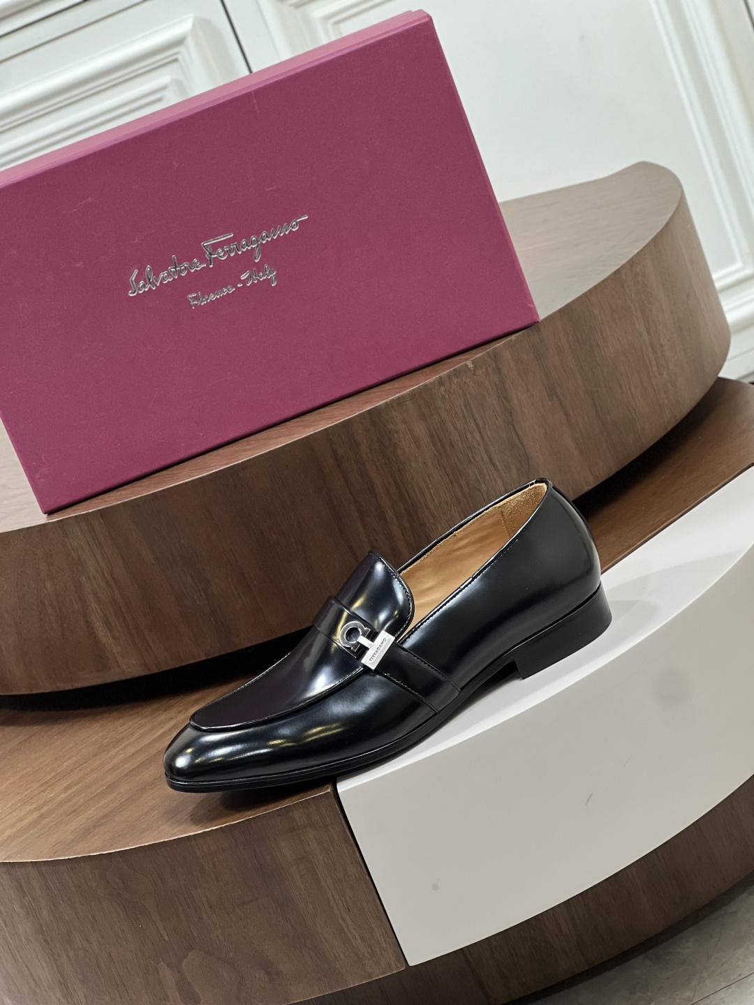 Ferragamo 페라가모 남성 클래식 비즈니스 로퍼 구두 신발