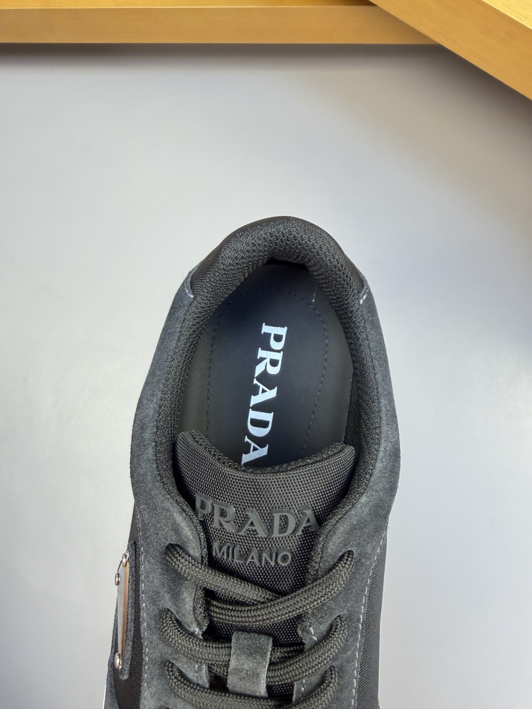 [Prada] 프라다 프리미엄 스웨이드 & 하이글로시 패브릭 콤비 스니커즈 신발