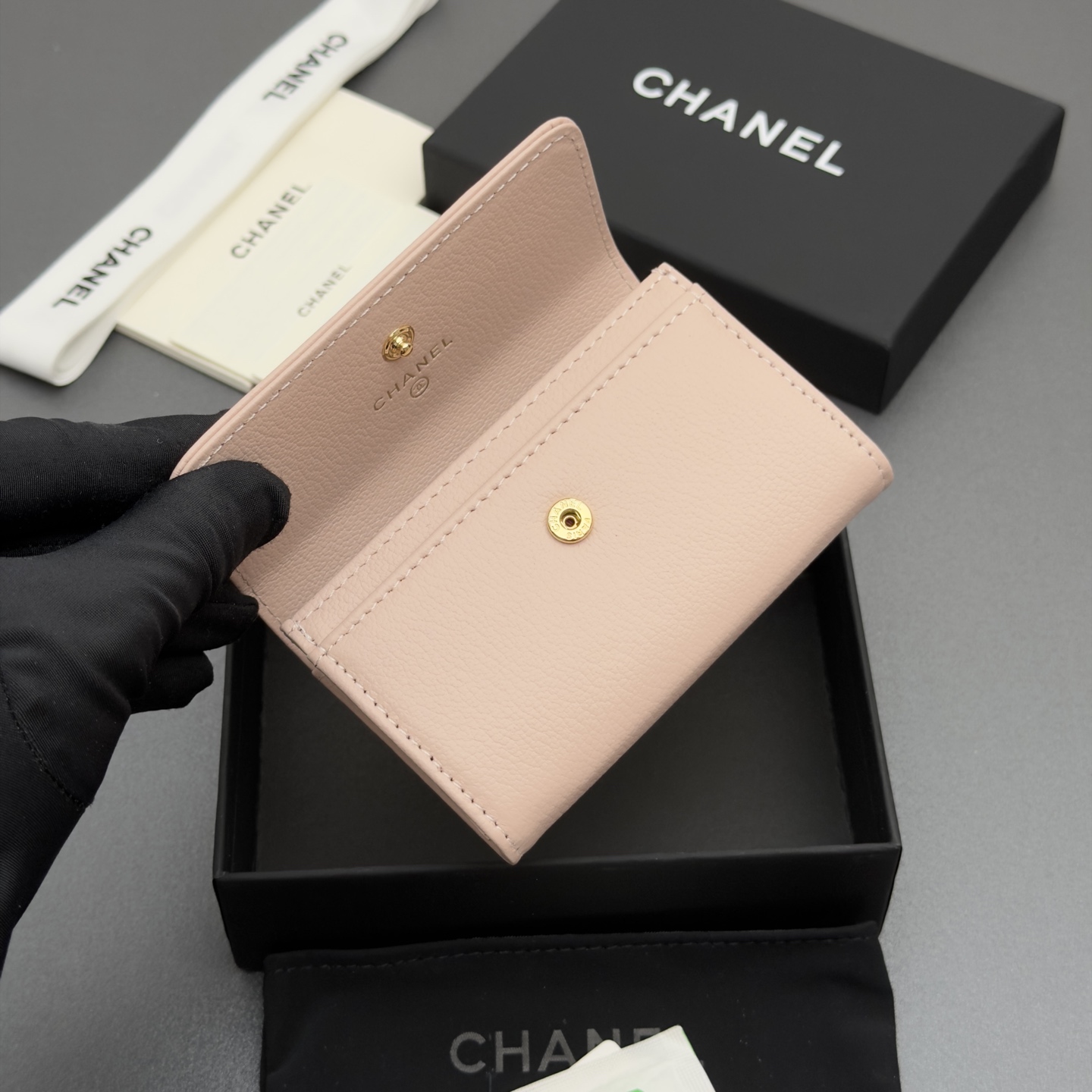 [Chanel] 샤넬 메탈 로고 스냅 카드 지갑