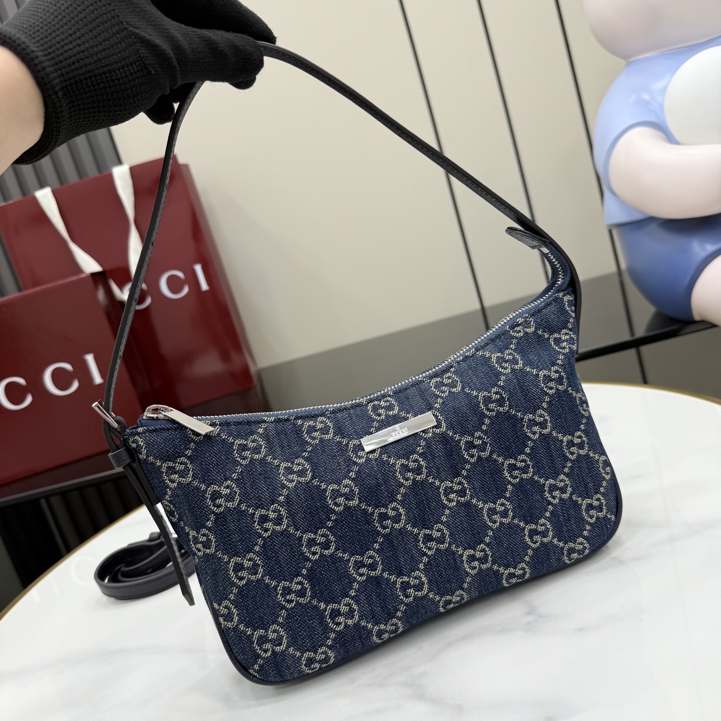 [Gucci] 구찌 (Generation) 워시드 GG 데님 호보백 가방