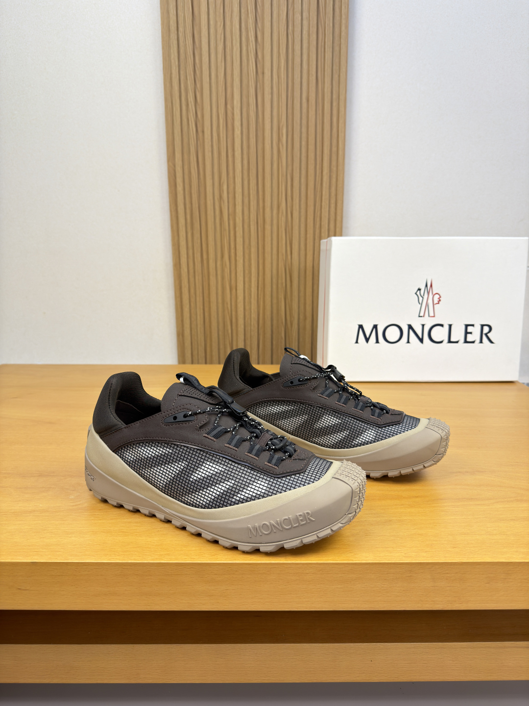 [Moncler] 몽클레어 몽클레르 프리미엄 나파 & 히트컷 'M' 메쉬 콤비 스니커즈 신발