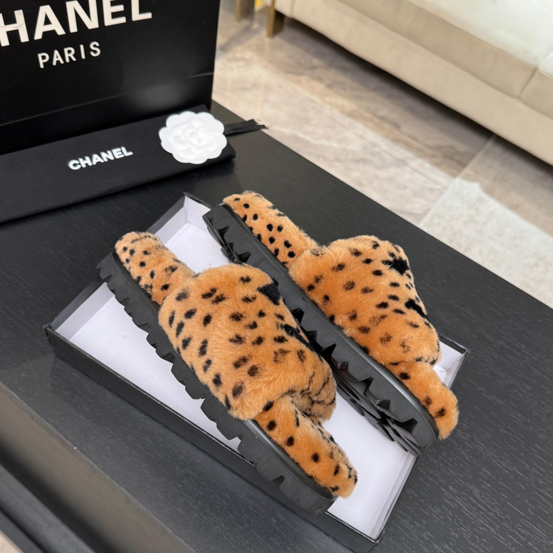 샤넬(CHANEL) 시어링 퍼 슬리퍼 신발