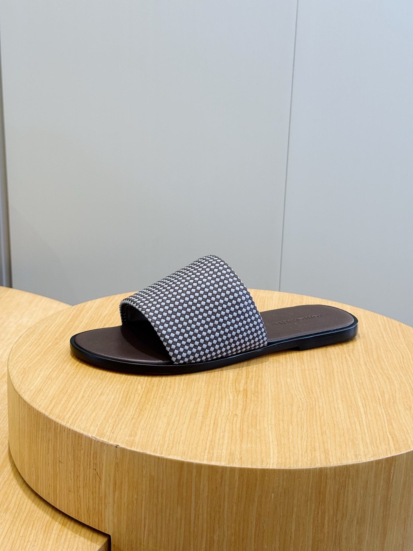 [Bottega Veneta] BV 보테가 베네타 맨즈 웨이브 레더 슬라이드 슬리퍼 신발