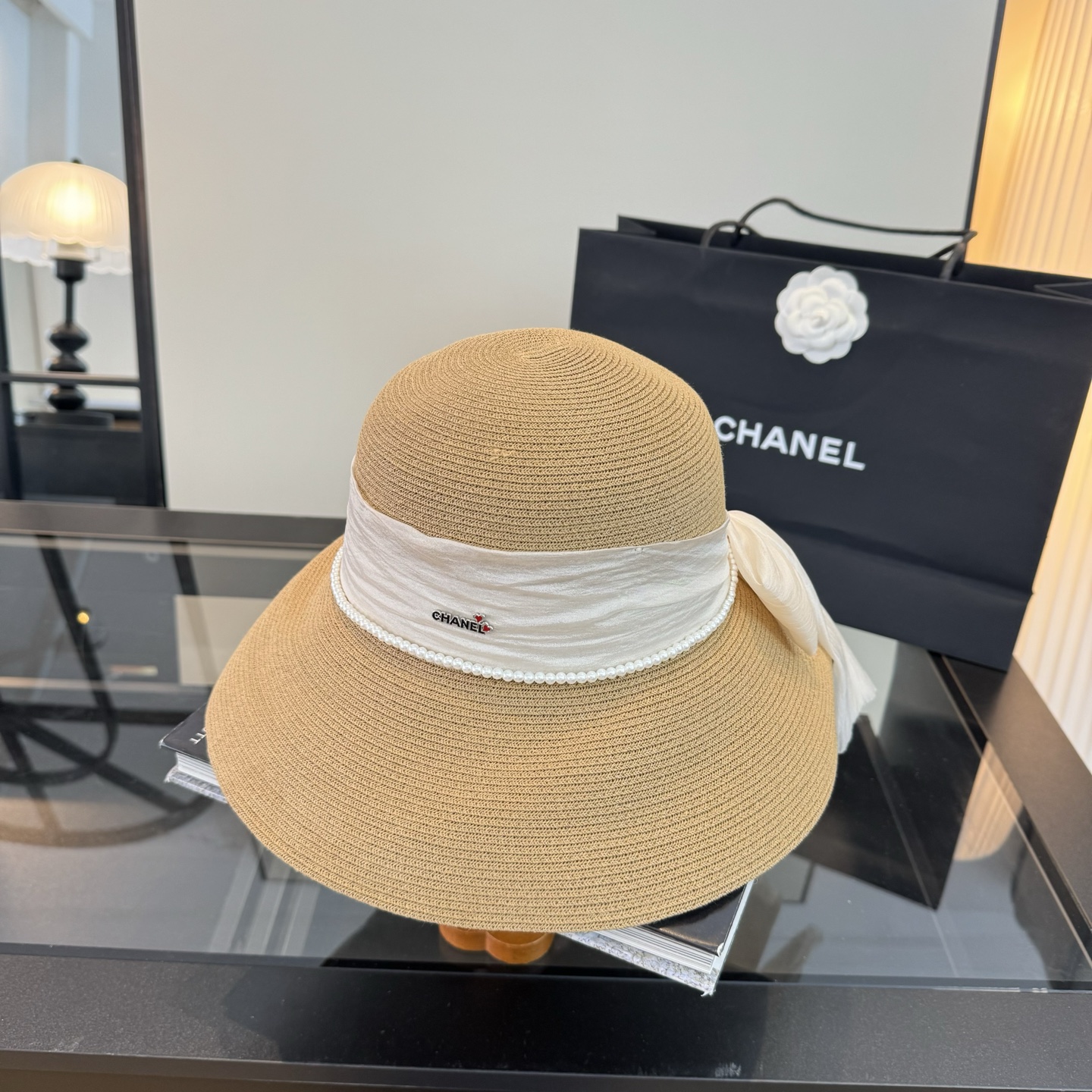 샤넬(CHANEL) 밀짚 선캡 모자