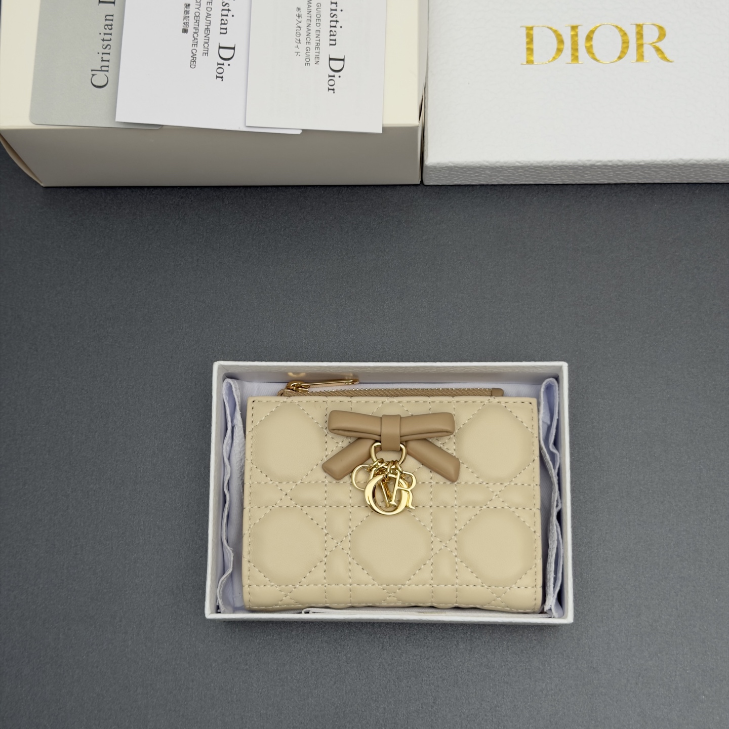 [Dior] 디올 Lady Dahlia 레이디 달리아 울트라 까나쥬 램스킨 미니 지갑 / S2605
