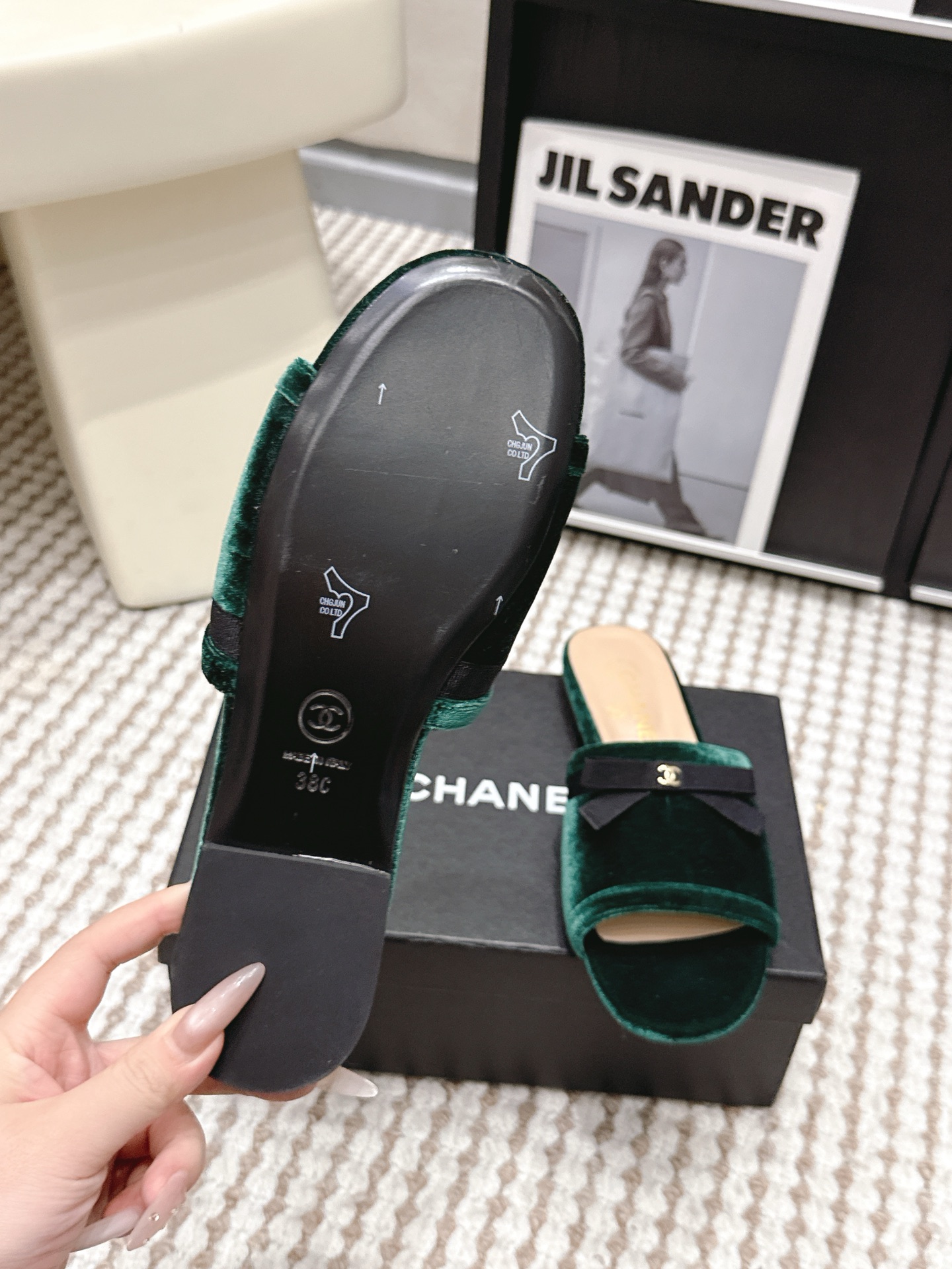 샤넬(CHANEL) 리본 장식 오픈토 슬리퍼 신발
