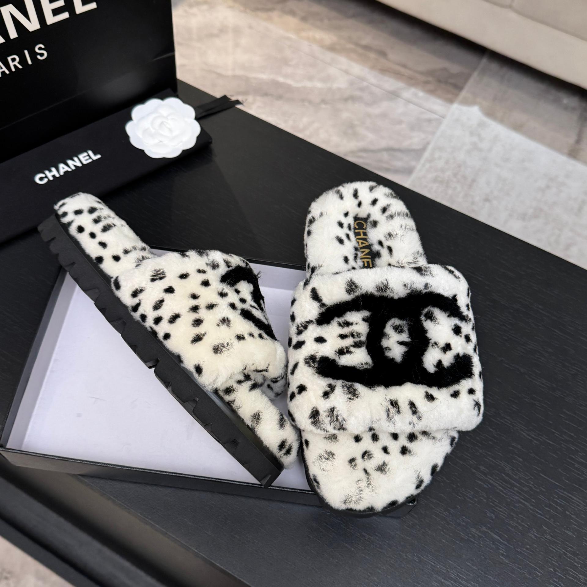 샤넬(CHANEL) 시어링 퍼 슬리퍼 신발
