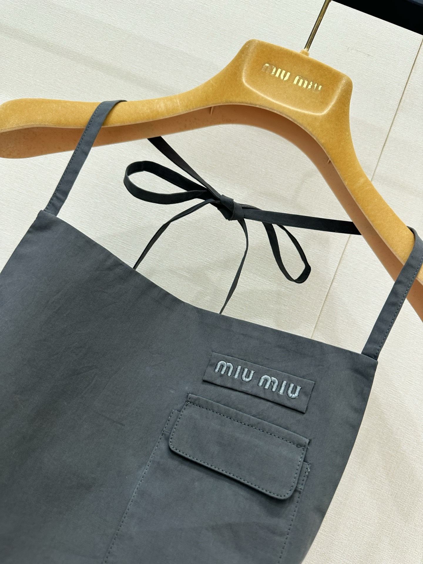 미우미우(MiuMiu) 홀터넥 포켓 탑 의류