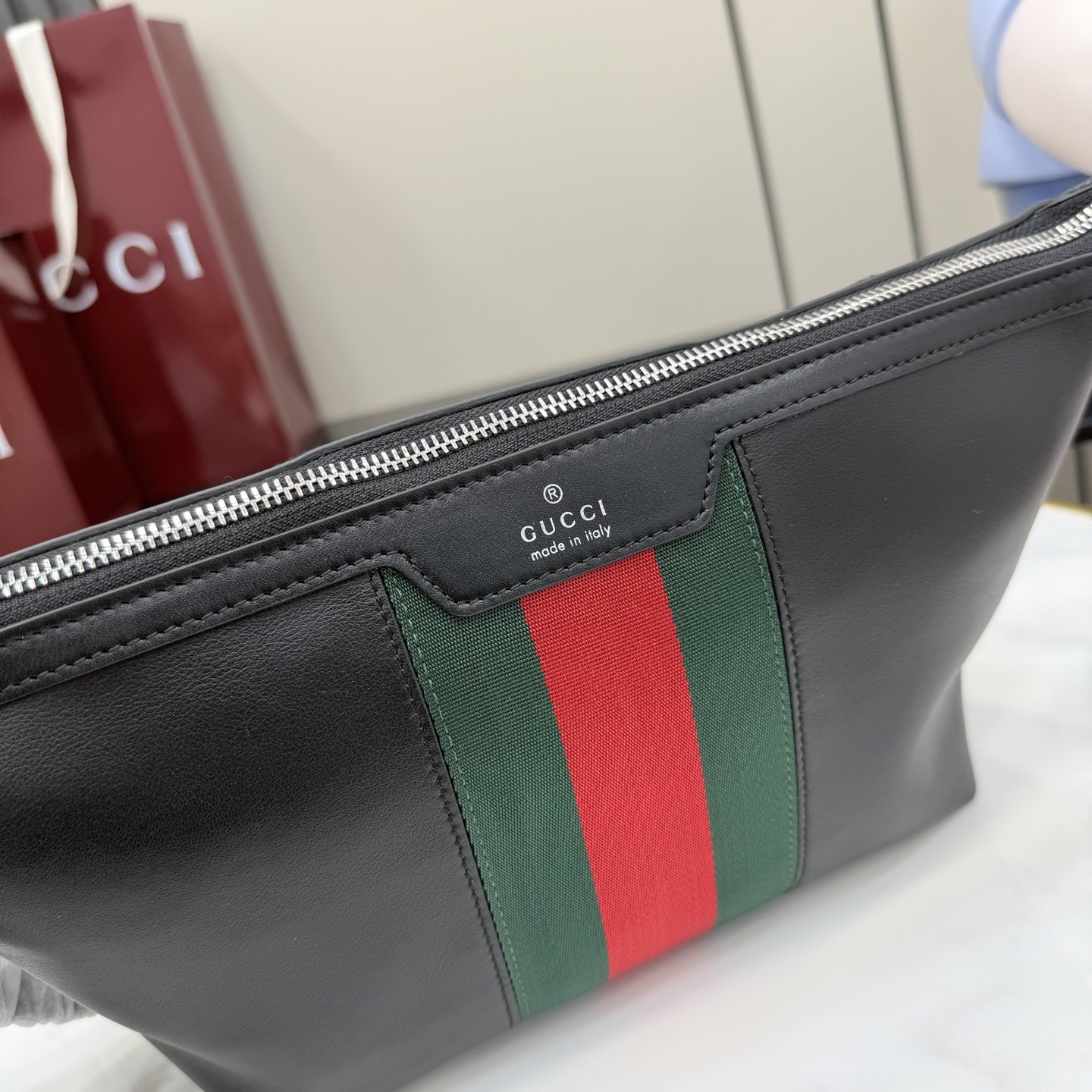 GUCCI 구찌 Generation 제너레이션 GG 소프트 레더 파우치 가방