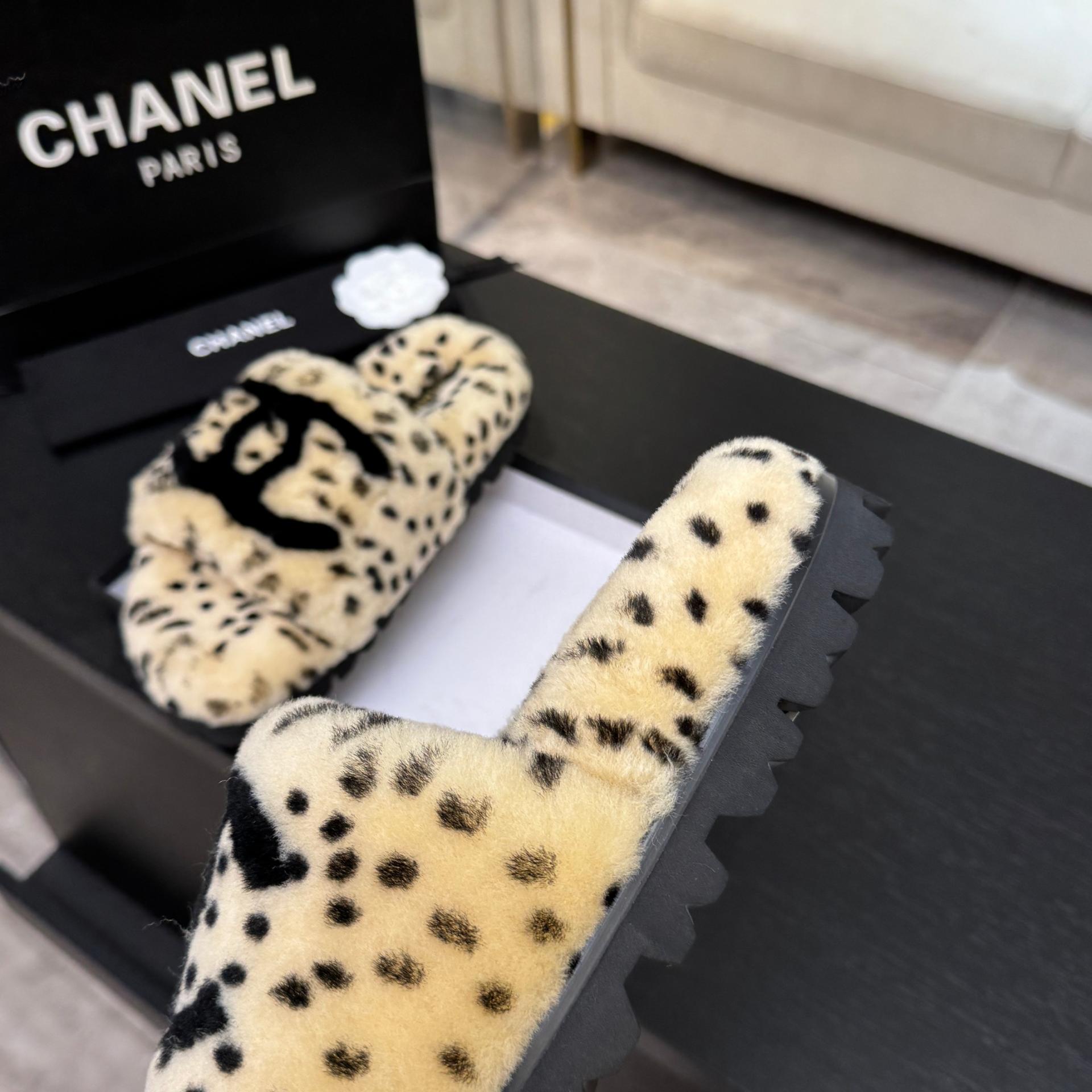 샤넬(CHANEL) 시어링 퍼 슬리퍼 신발