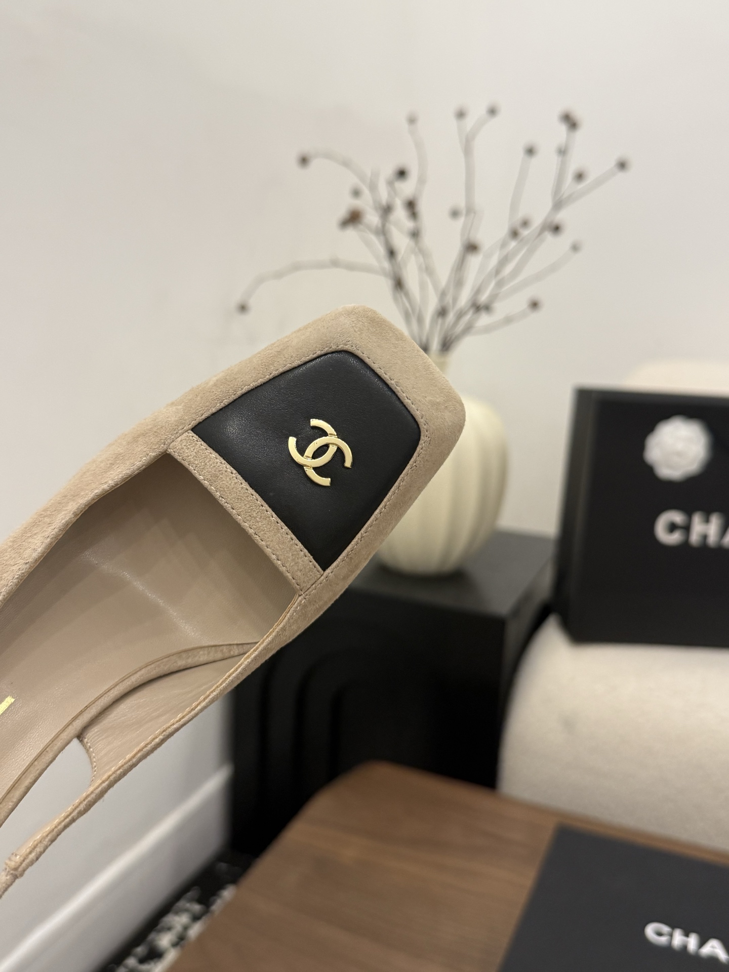 샤넬(CHANEL) 배색 스퀘어토 슬링백 힐 신발