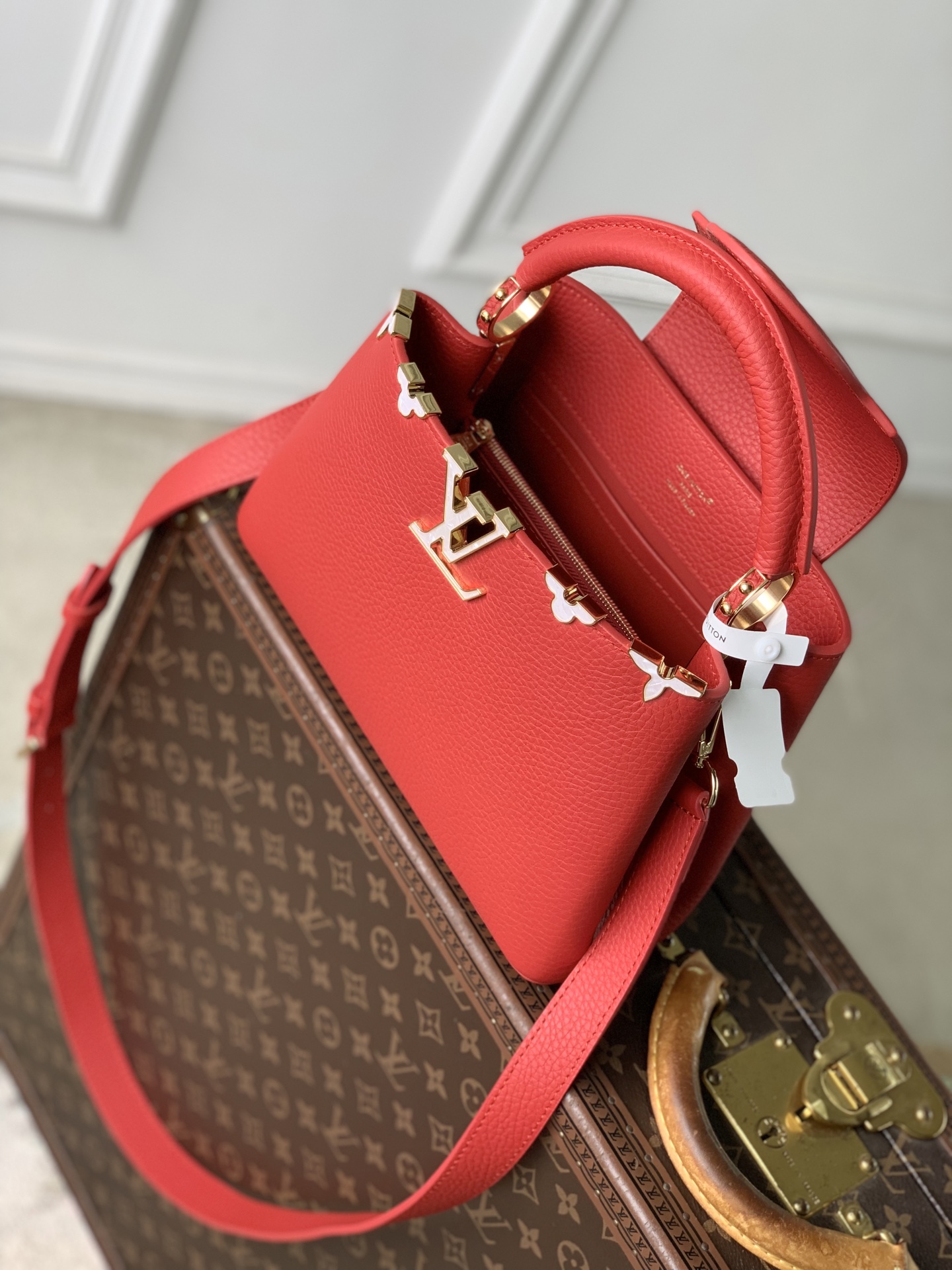 LOUIS VUITTON LV M11341 루이비통 카퓌신 소형 핸드백 (플라워 크라운 레드) 가방