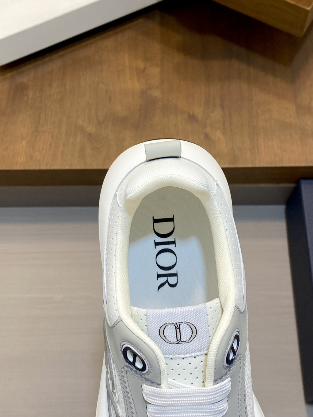 [Dior] 디올 시그니처 엠보스 & 패브릭 콤비 스니커즈 신발