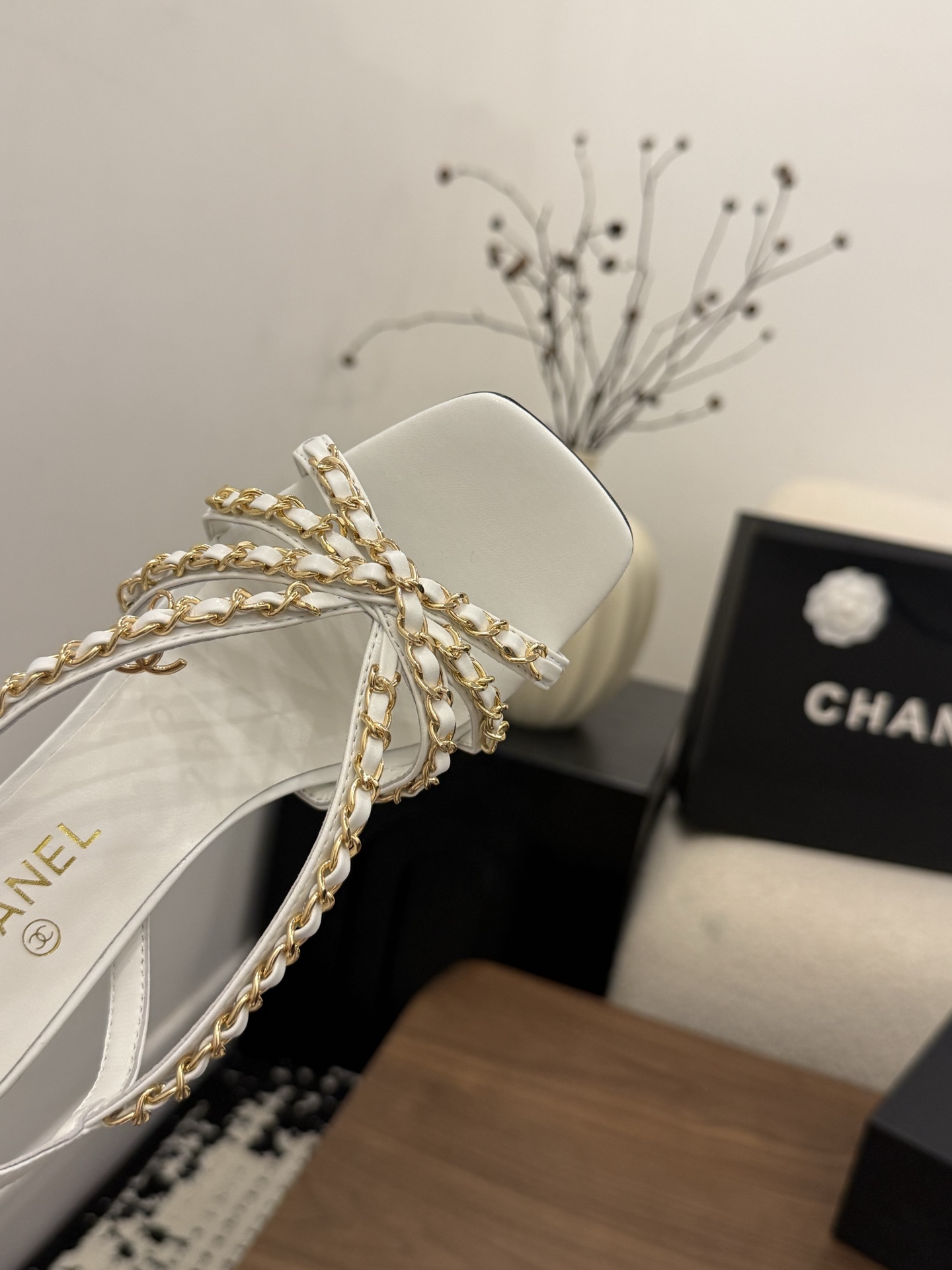샤넬(CHANEL) 체인 스트랩 하이힐 샌들 신발
