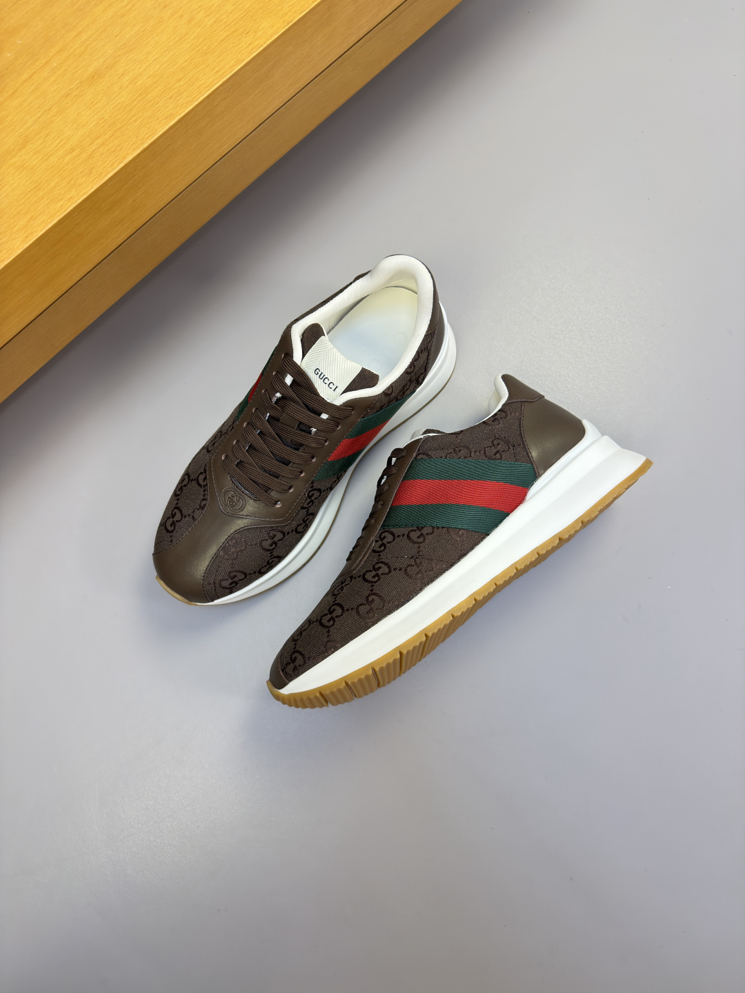 [Gucci] 구찌 프리미엄 나파 & 웹 스트라이프 콤비 스니커즈 신발