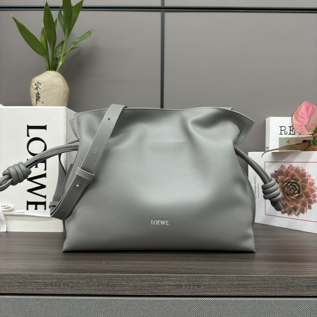 LOEWE 로에베 Flamenco 플라멩코 나파 카프스킨 숄더/클러치백 (미디엄) 가방 / 262386